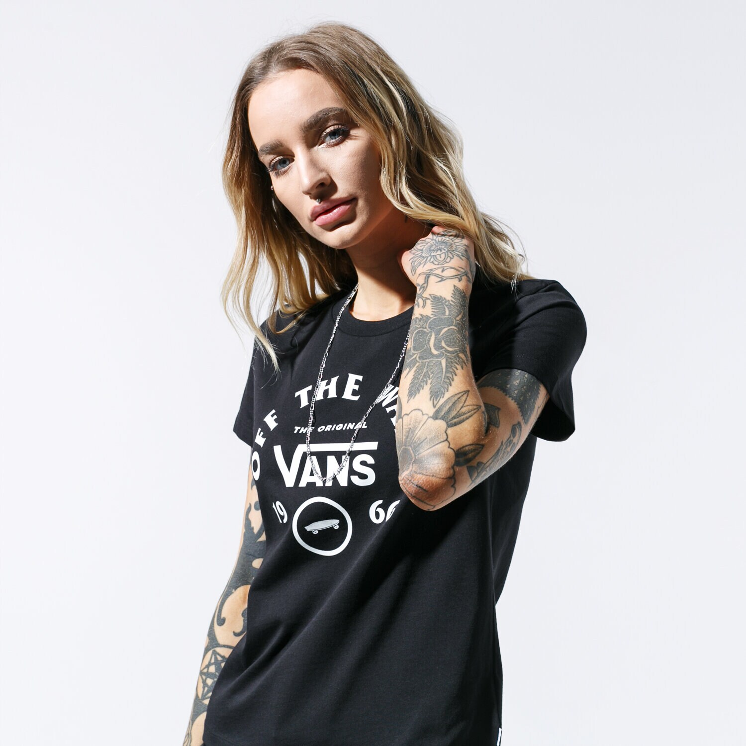 Femei tricou VANS TRICOU ATTENDANCE CREW TEE VN0A47WQBLK1 Alb