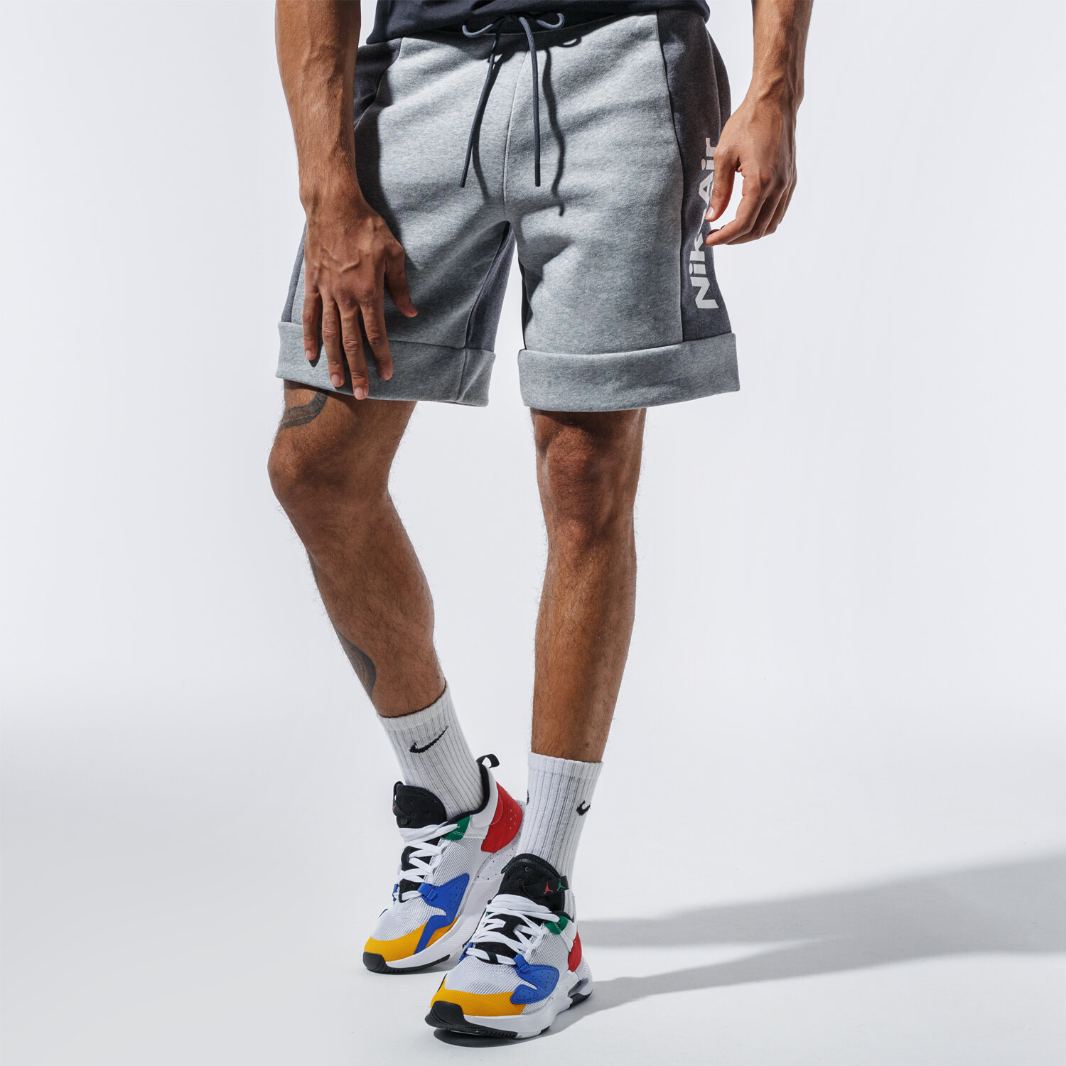 Femei pantaloni scurți NIKE PANTALONI SCURȚI AIR CJ4832-071 Gri