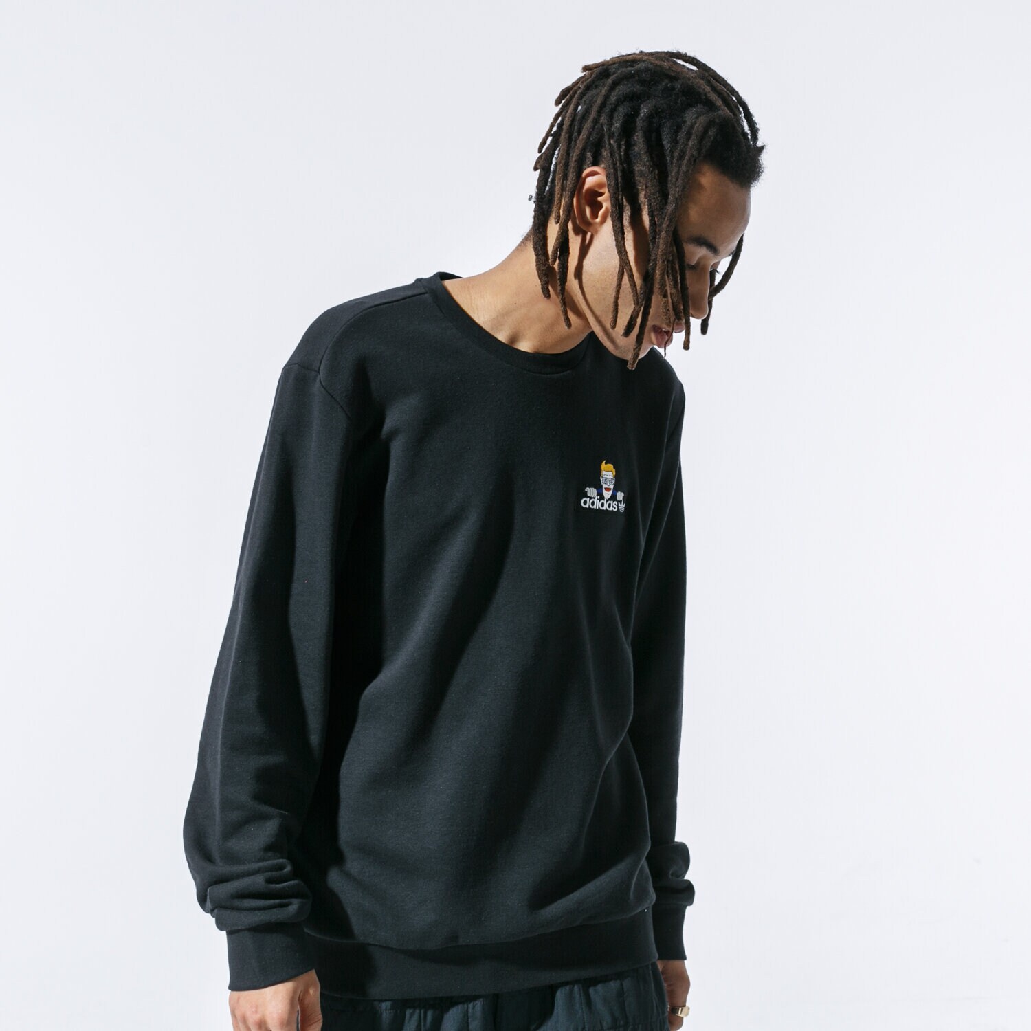 Bărbați bluză ADIDAS BLUZĂ LINEAR MINI EMB CREW GJ9815 Negru