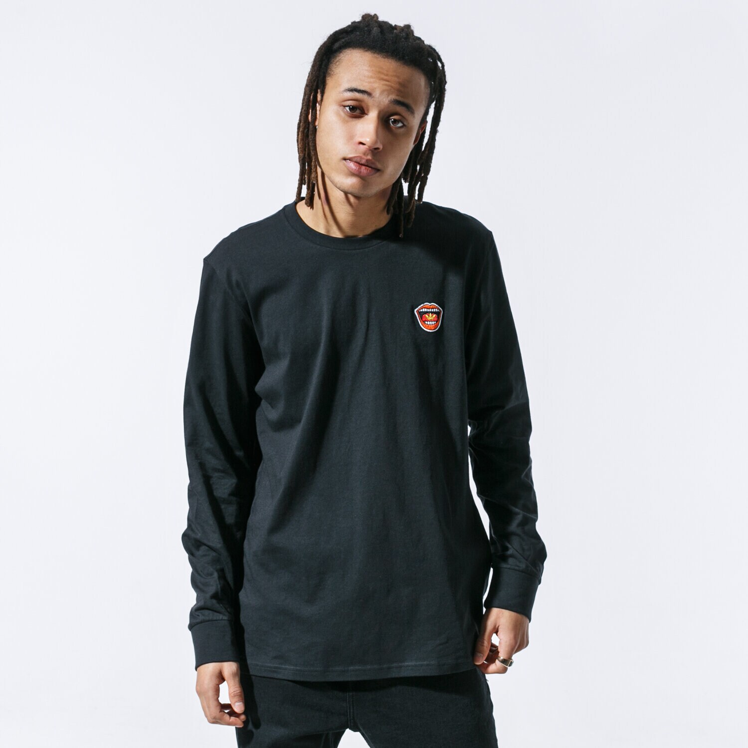 Bărbați tricou ADIDAS TRICOU MOUTH MINI EMB LS TEE GJ9583 Negru