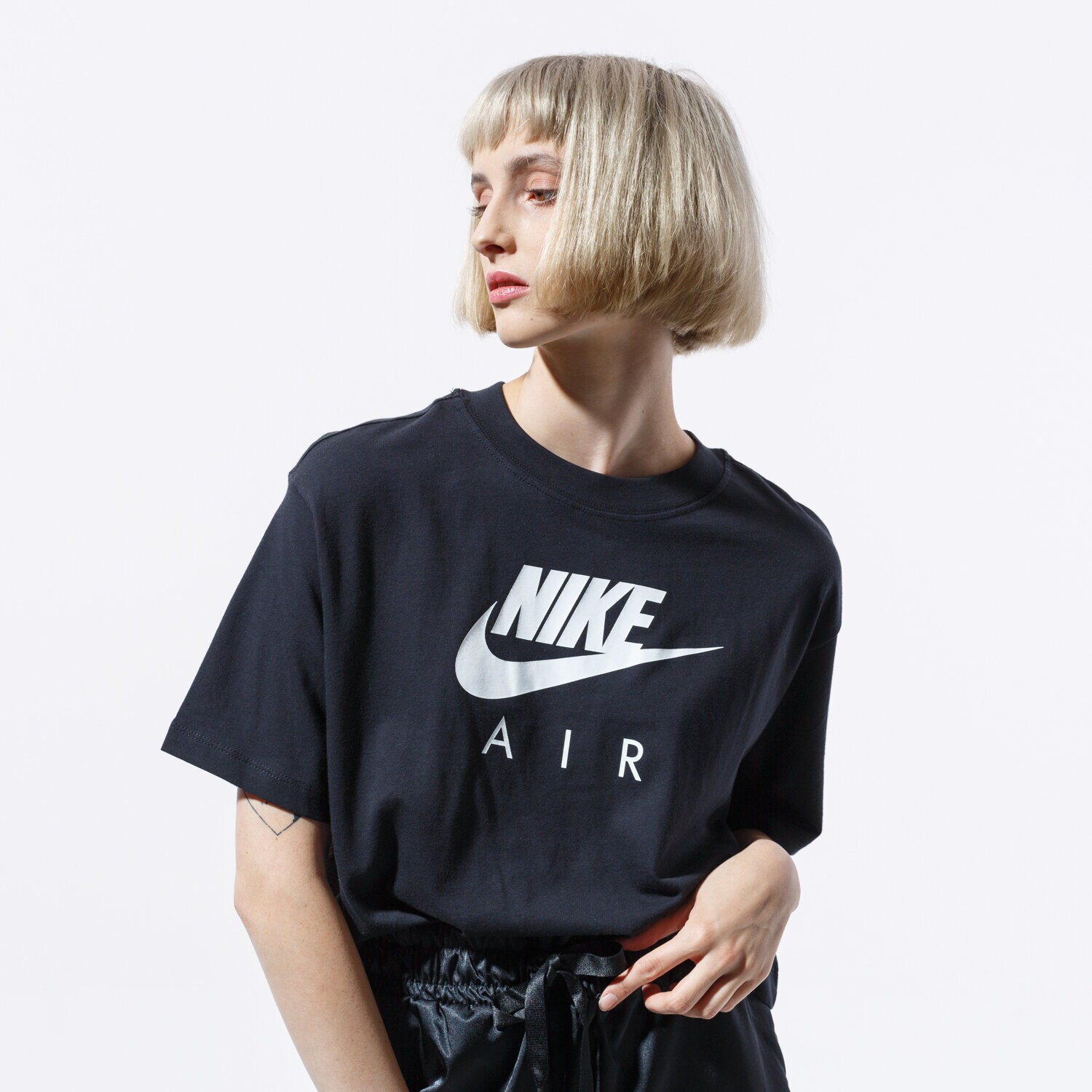 Femei tricou NIKE TRICOU SS W NSW AIR TOP SS BV4777-010 Negru