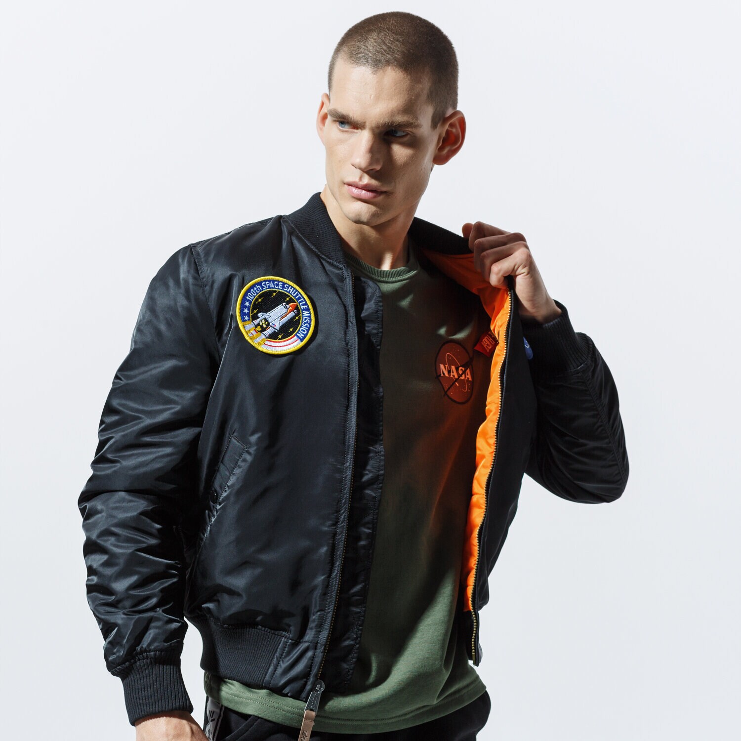 Bărbați eacă de iarnă ALPHA INDUSTRIES JACHETĂ DE IARNĂ MA-1 VF NASA 16610703 Negru