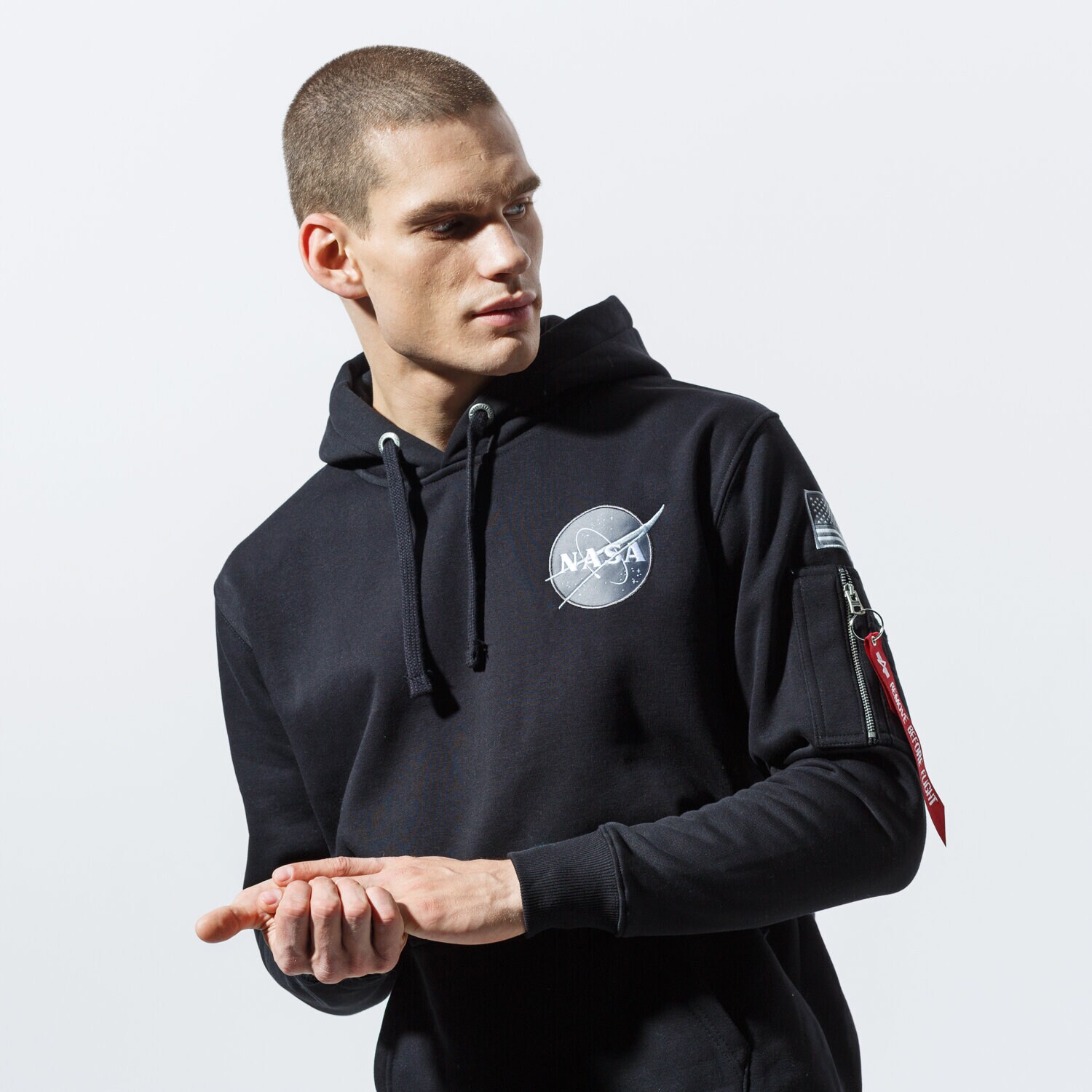 Bărbați bluză ALPHA INDUSTRIES BLUZĂ CU GLUGĂ SPACE SHUTTLE HOODY 178317-03 Negru