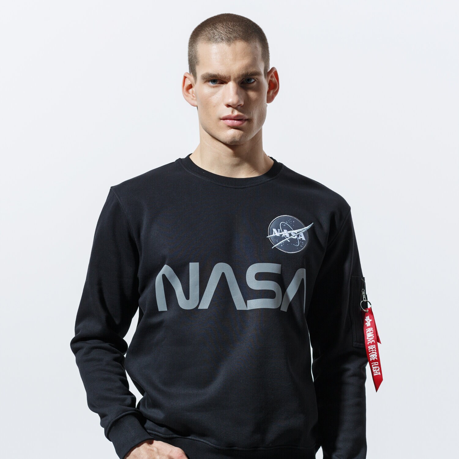 Bărbați bluză ALPHA INDUSTRIES BLUZĂ NASA REFLECTIVE SWEATER 178309-03 Negru