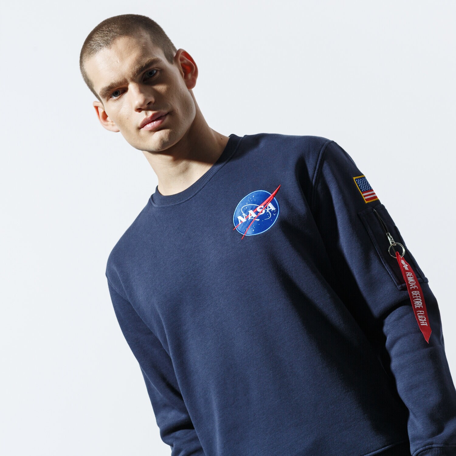 Bărbați bluză ALPHA INDUSTRIES BLUZĂ SPACE SHUTTLE SWEATER 17830707 Bleumarin