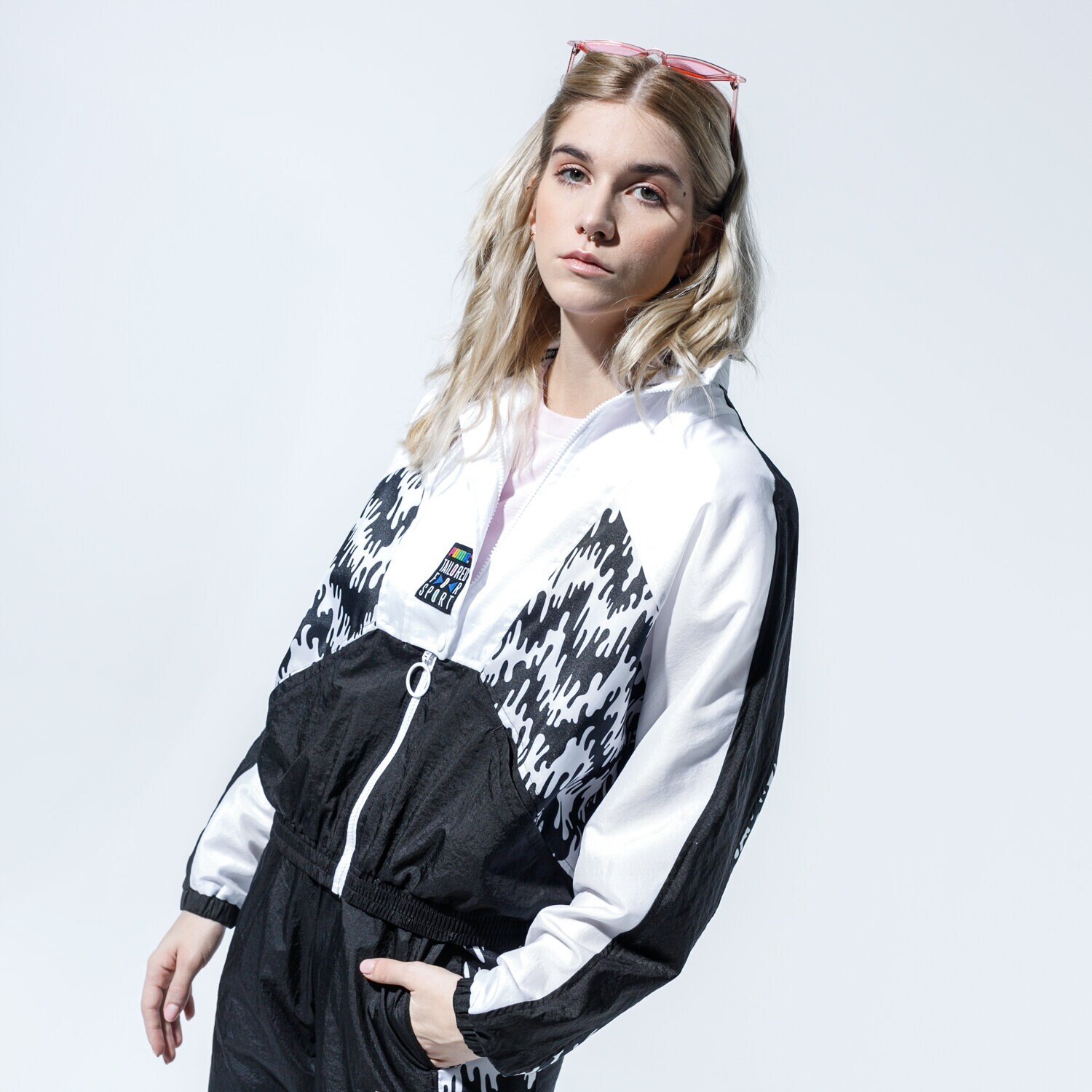 Femei jachetă PUMA JACHETĂ POLIAMIDĂ TFS OG AOP TRACK JACKET 59705801 Mulicolor