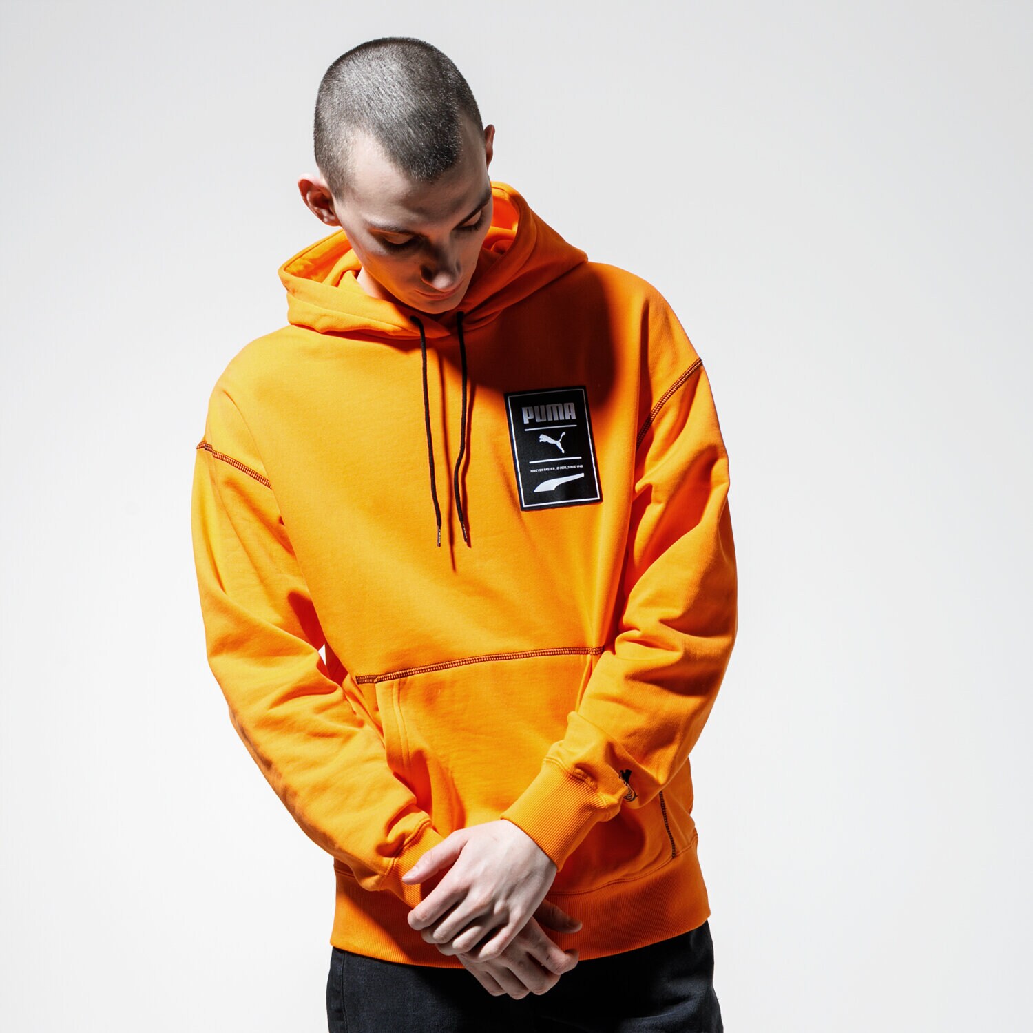 Bărbați bluză PUMA BLUZĂ CU GLUGĂ RECHECK PACK GRAPHIC HOODIE 59788680 Portocaliu