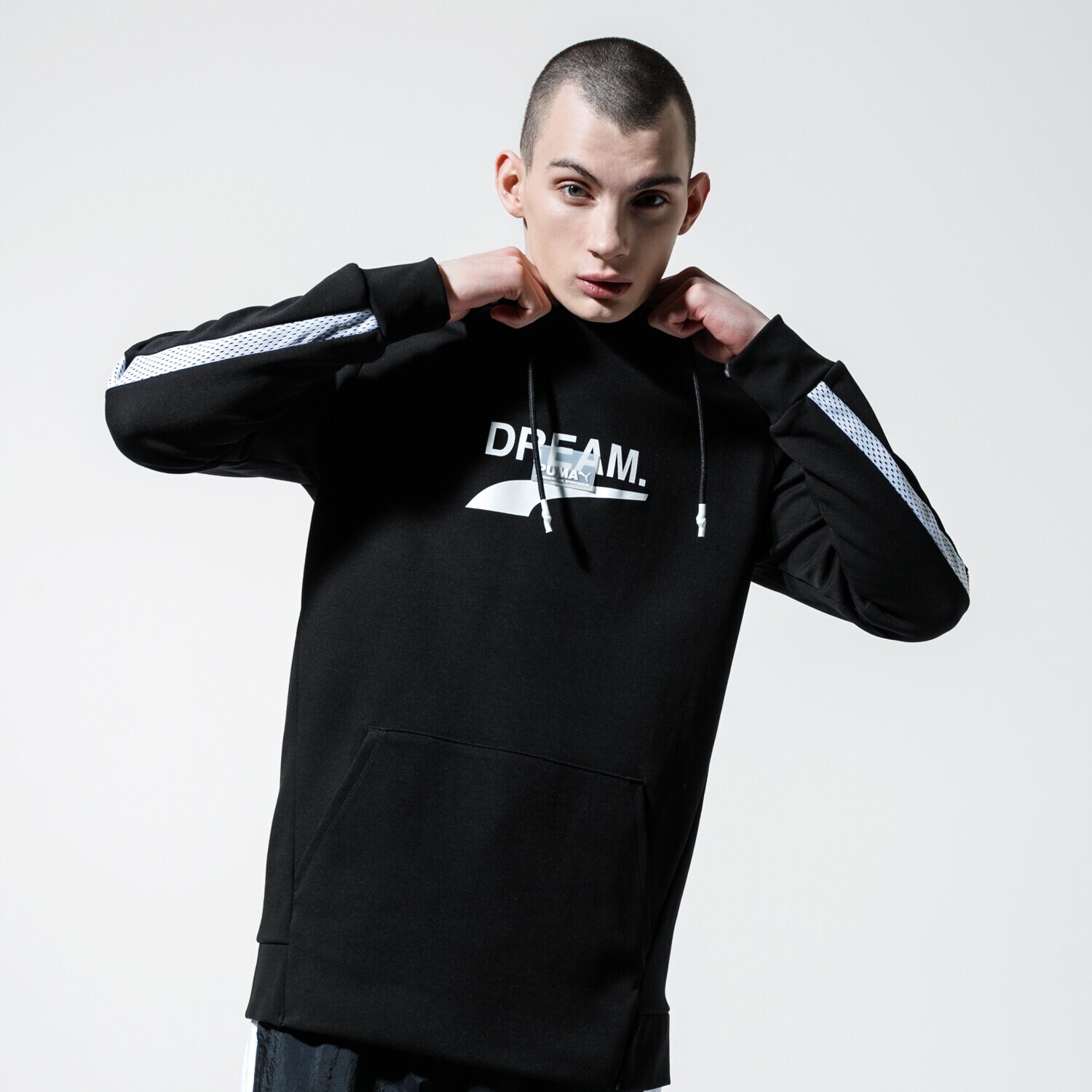 Bărbați bluză PUMA BLUZĂ CU GLUGĂ AVENIR HOODY 59645901 Negru