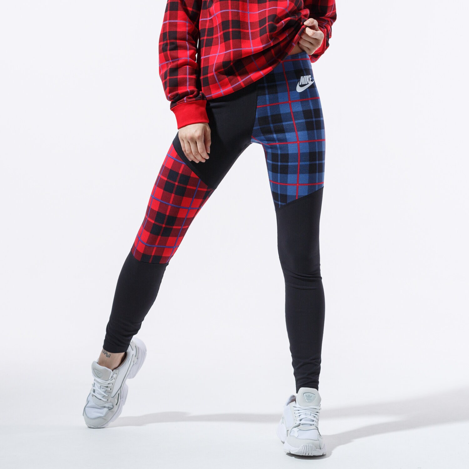 Femei pantaloni NIKE PANTALONI  W NSW LGGNG PLAID BV4633-010 Mulicolor