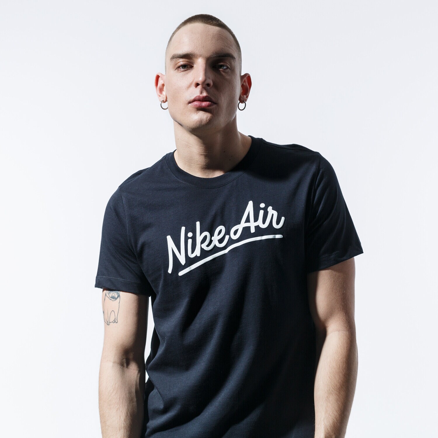 Bărbați tricou NIKE TRICOU M NSW SS TEE NIKE AIR 1 BV7637010 Negru