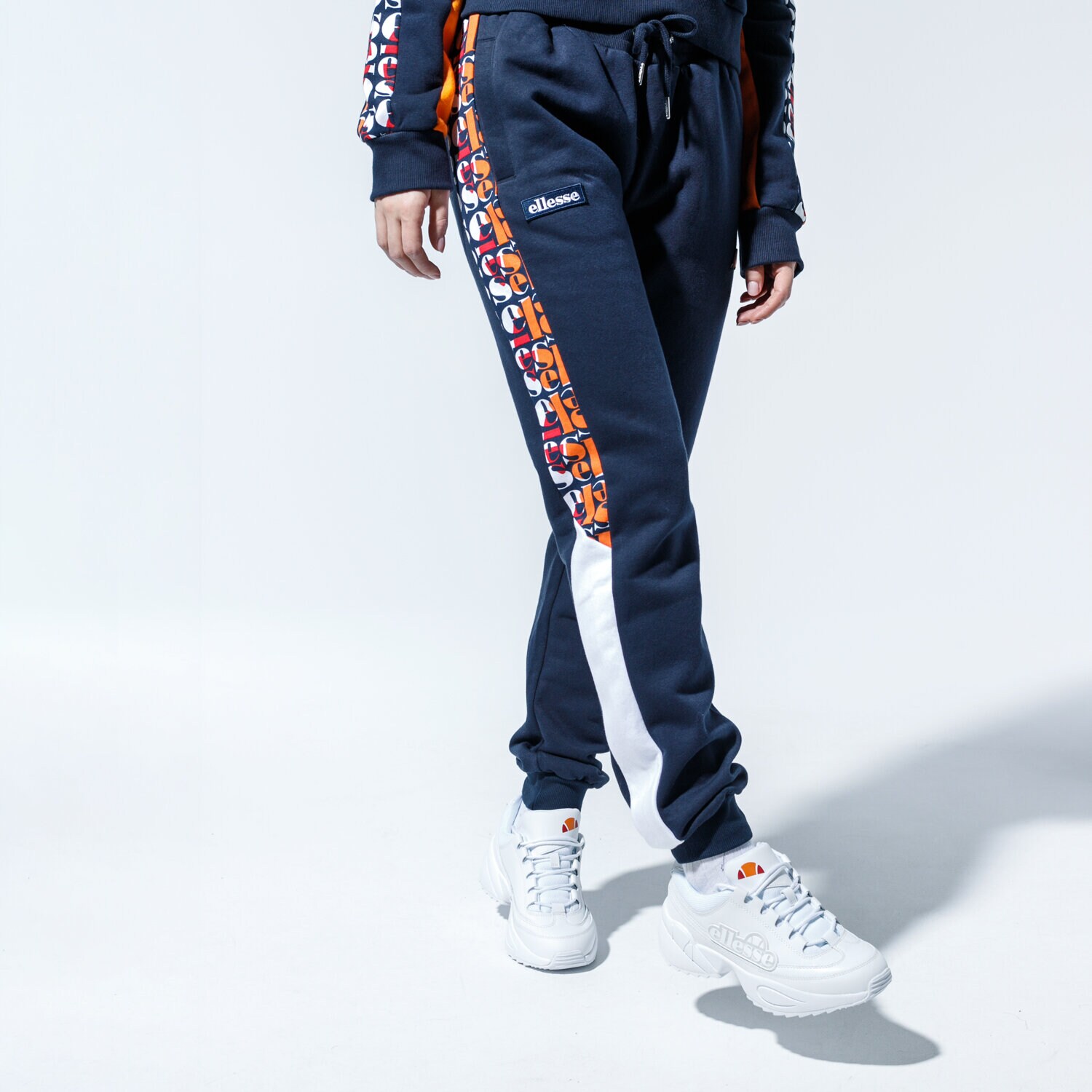 Femei pantaloni ELLESSE PANTALONI LILIA SGE08864NAVY Bleumarin