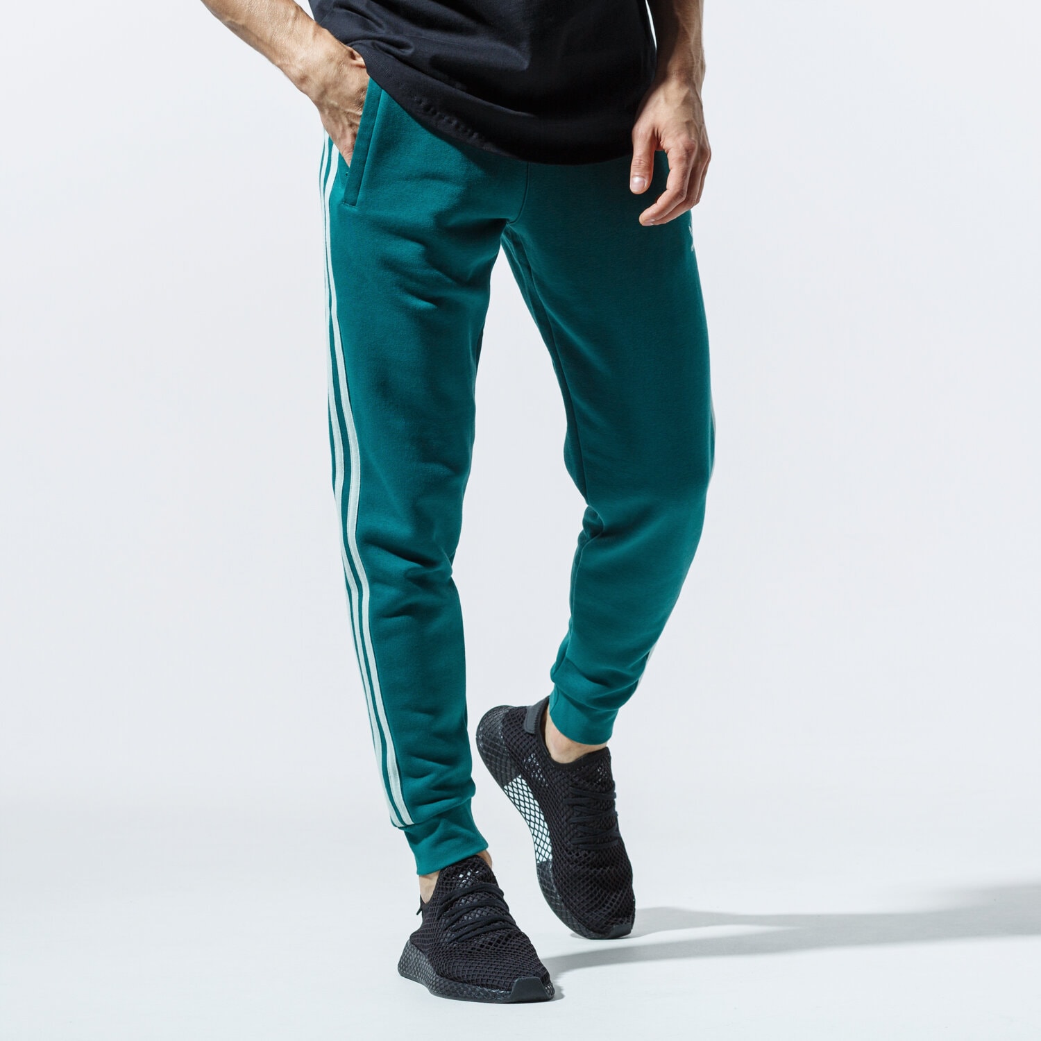 Bărbați pantaloni ADIDAS PANTALONI  3-STRIPES PANT EK0262 Verde