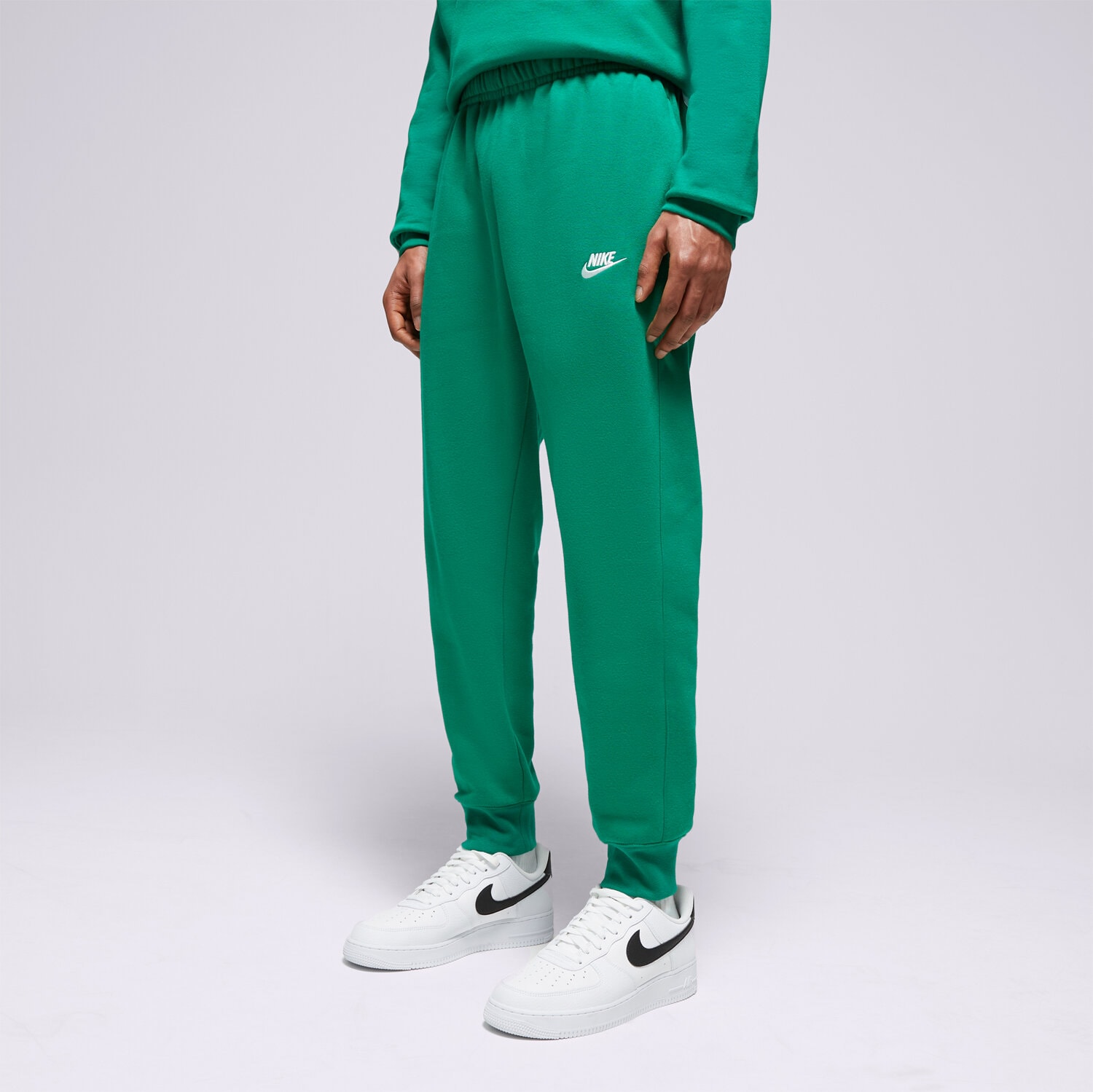 Bărbați pantaloni NIKE PANTALONI  SPORTSWEAR CLUB FLEECE BV2671-365 Verde