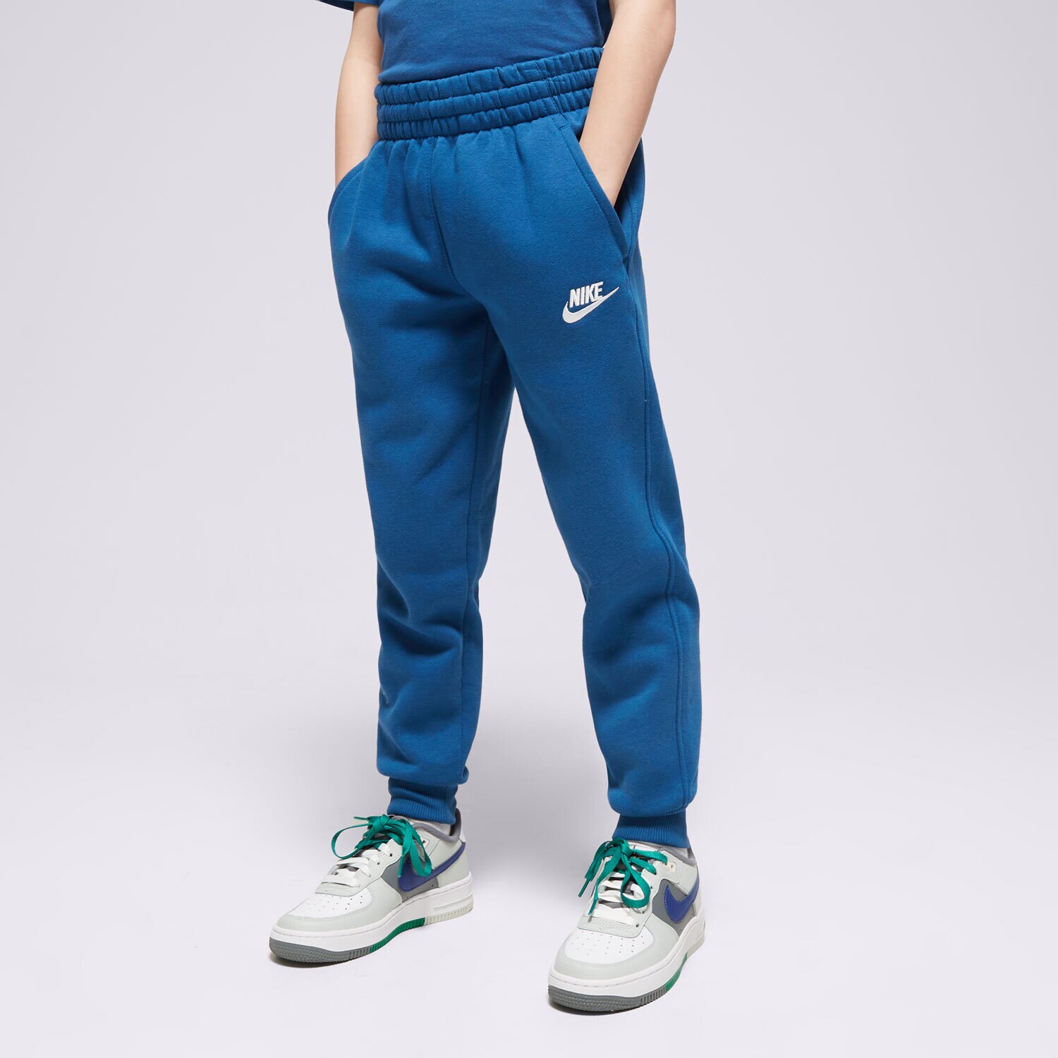 Pantaloni pentru copii NIKE PANTALONI  K NSW CLUB FLC JGGR LBR BOY FD3008-476 Albastru