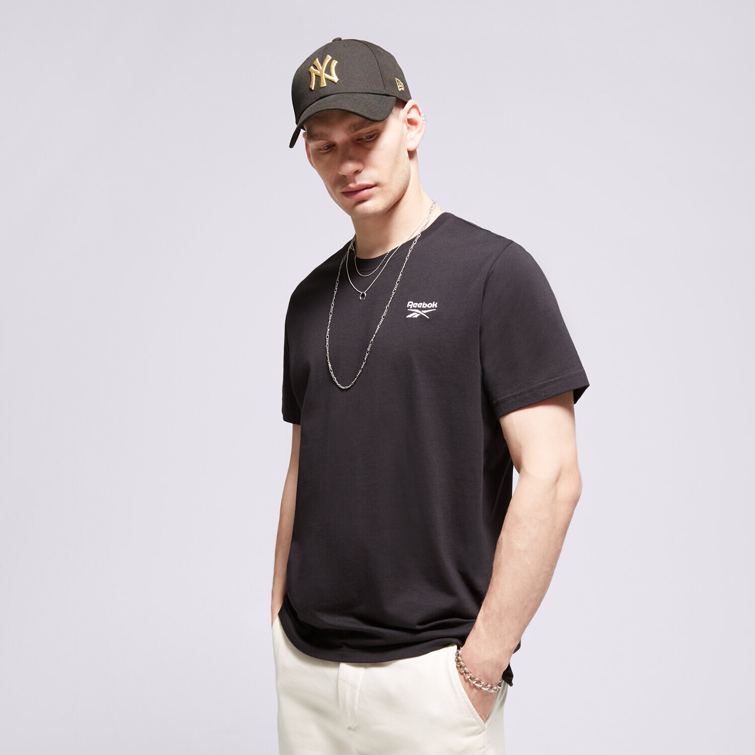 Bărbați tricou REEBOK TRICOU SS RI LEFT CHEST LOGO 100054973 Negru