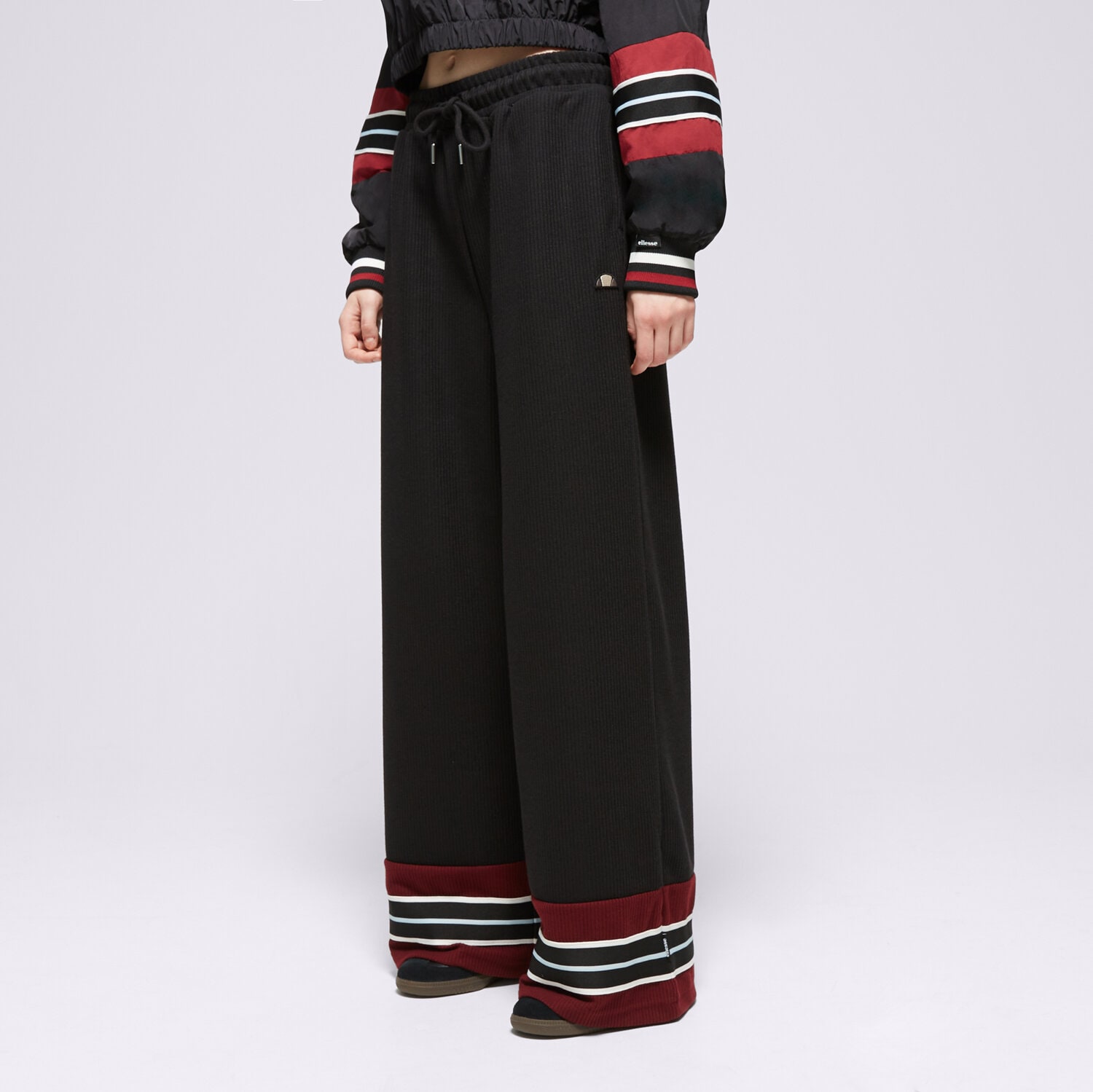 Femei pantaloni ELLESSE PANTALONI  TRICIA TRACK PANT BLK SGV20153011 Negru
