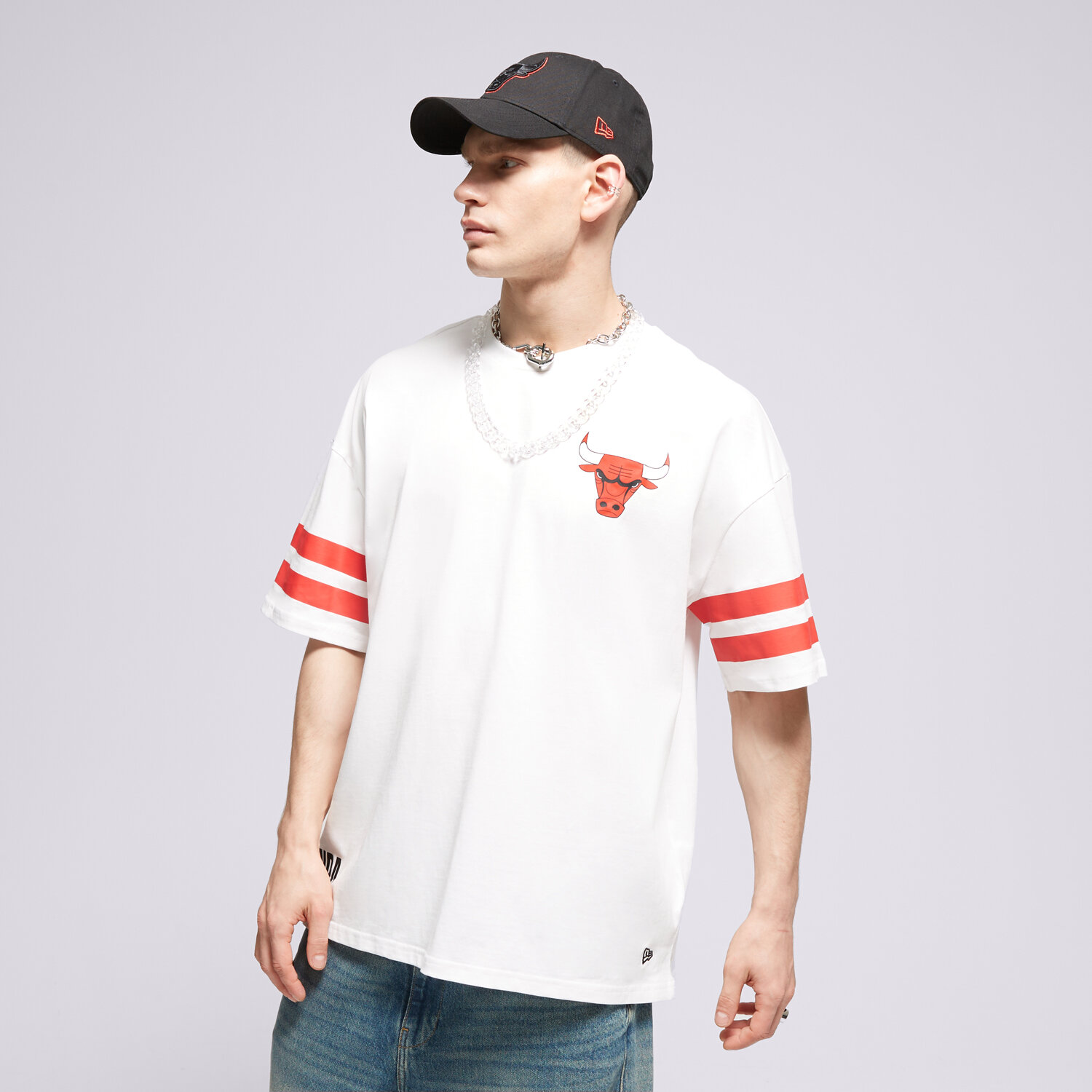 Bărbați tricou NEW ERA TRICOU NBA ARCH GRPHC OS BULLS CHICAGO BULLS 60435444 Alb