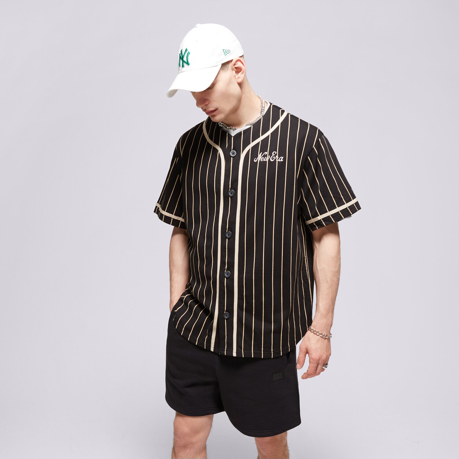 Bărbați tricou NEW ERA TRICOU NE PINSTRIPE JERSEY NONE 60435420 Negru