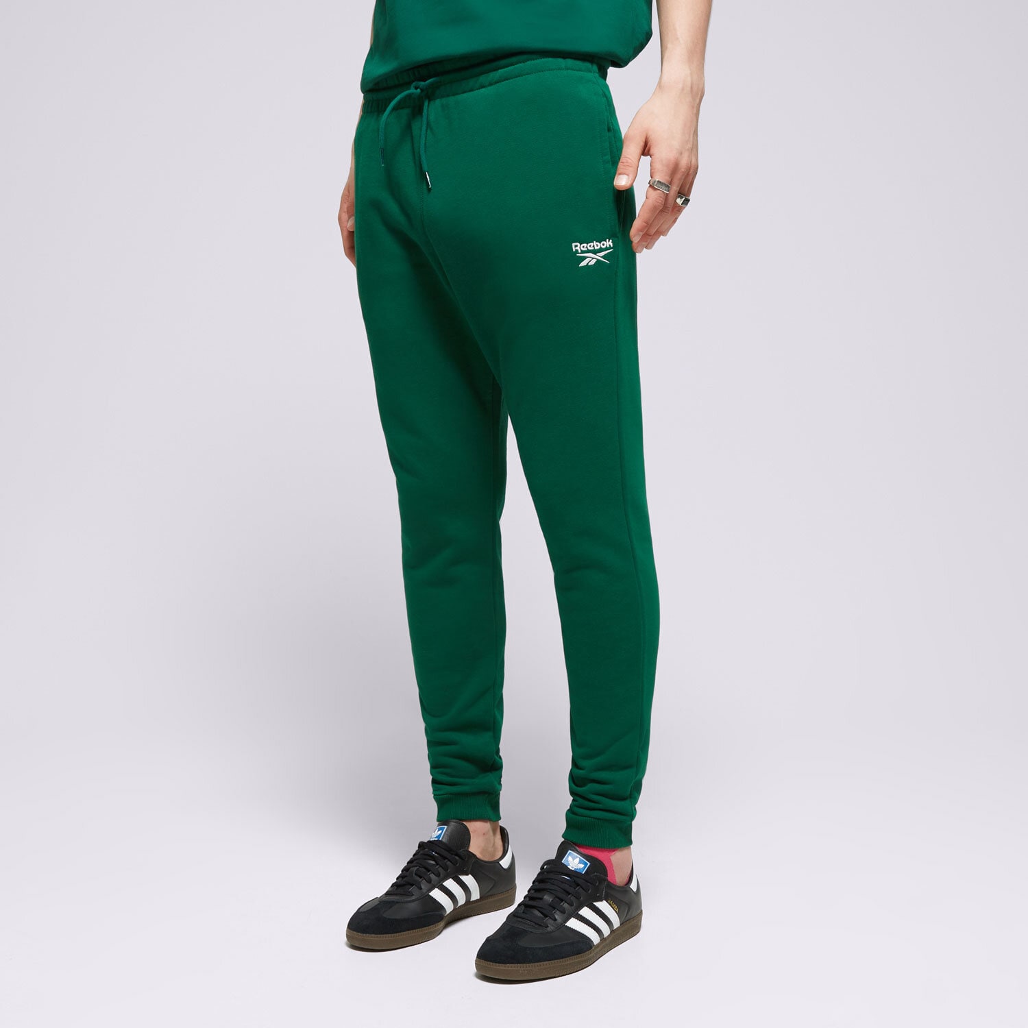 Bărbați pantaloni REEBOK PANTALONI  REEBOK IDENTITY SMALL LOGO 100076444 Verde