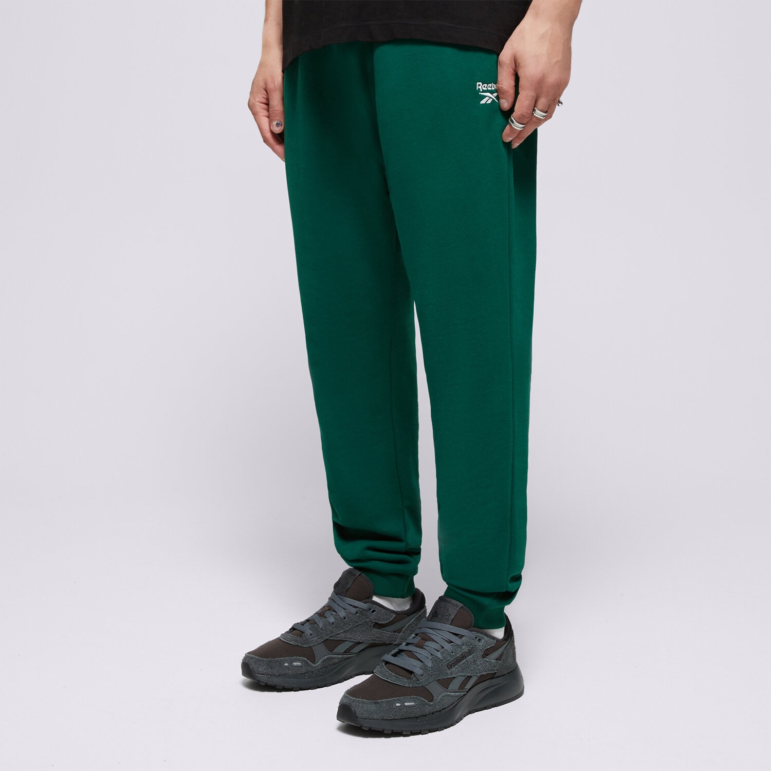 Bărbați pantaloni REEBOK PANTALONI  REEBOK IDENTITY SMALL LOGO 100076444 Verde