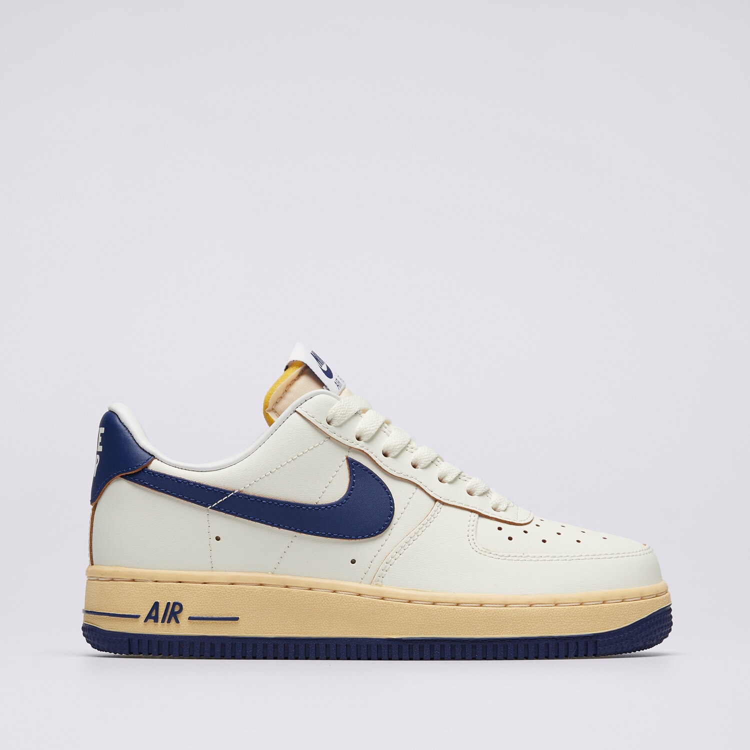Femei pantofi sport NIKE WMNS AIR FORCE 1 '07 FQ8103-133 cremă