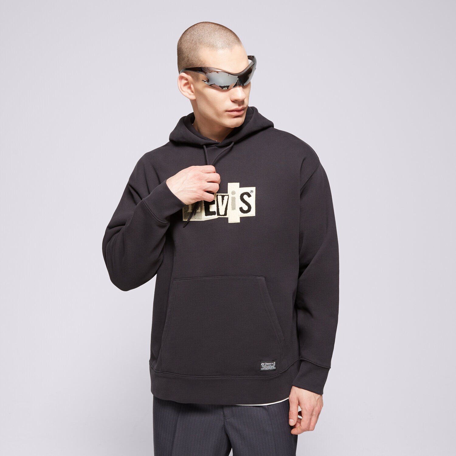 Bărbați bluză LEVI'S BLUZĂ CU GLUGĂ SKATE HOODED SWEATSHIRT A1008-0011 Negru
