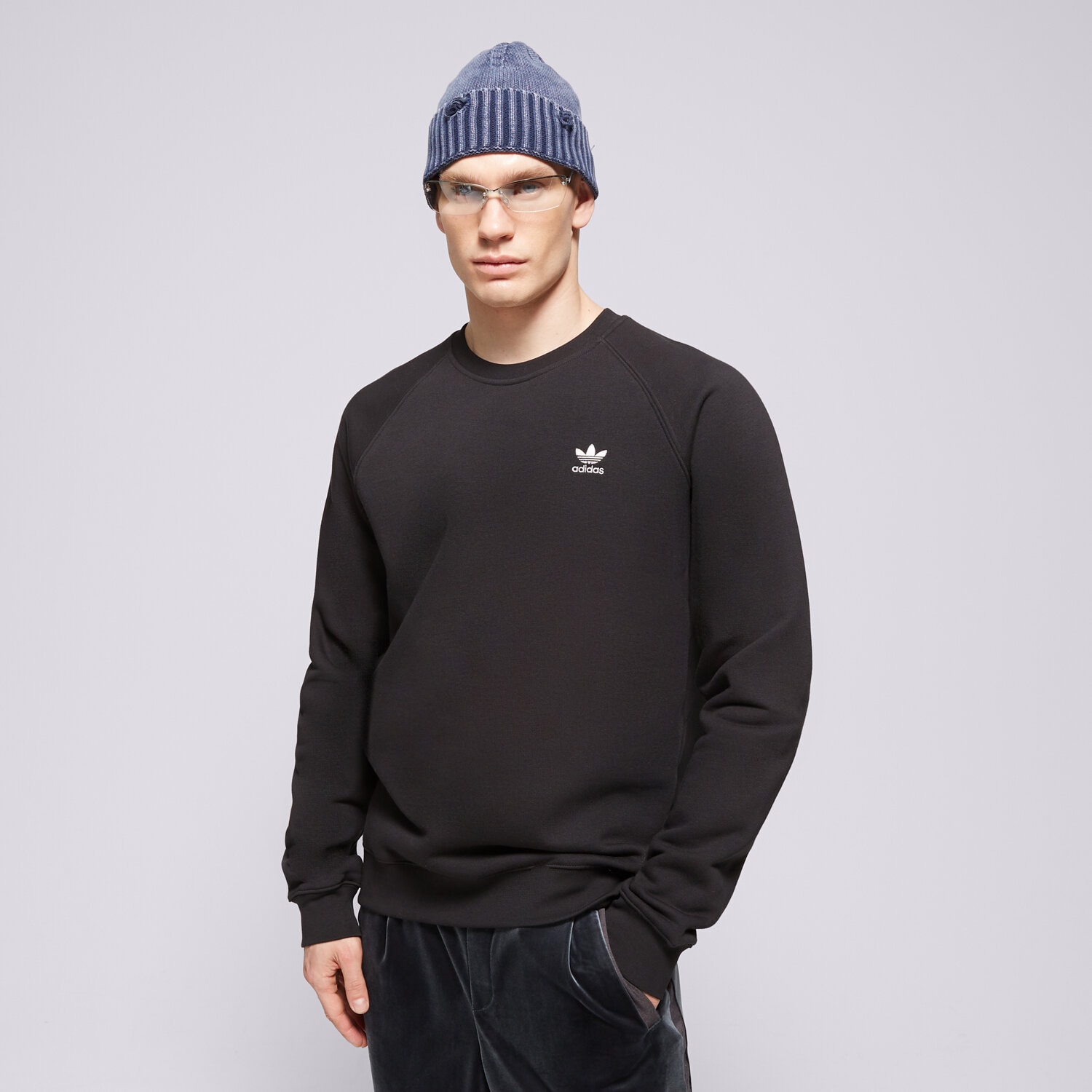 Bărbați bluză ADIDAS BLUZĂ ESSENTIAL CREW IM4532 Negru