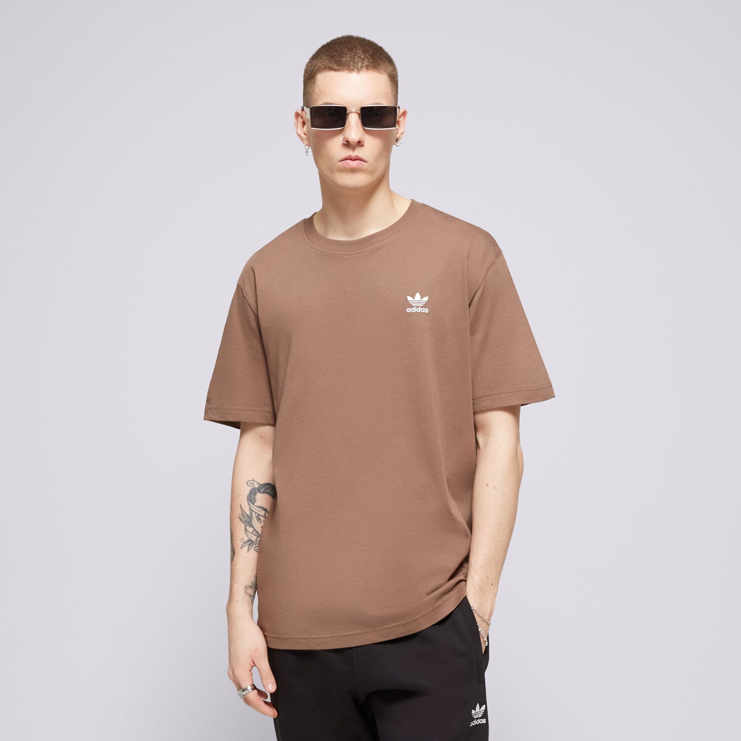 Bărbați tricou ADIDAS TRICOU ESSENTIAL TEE IR9688 Maro
