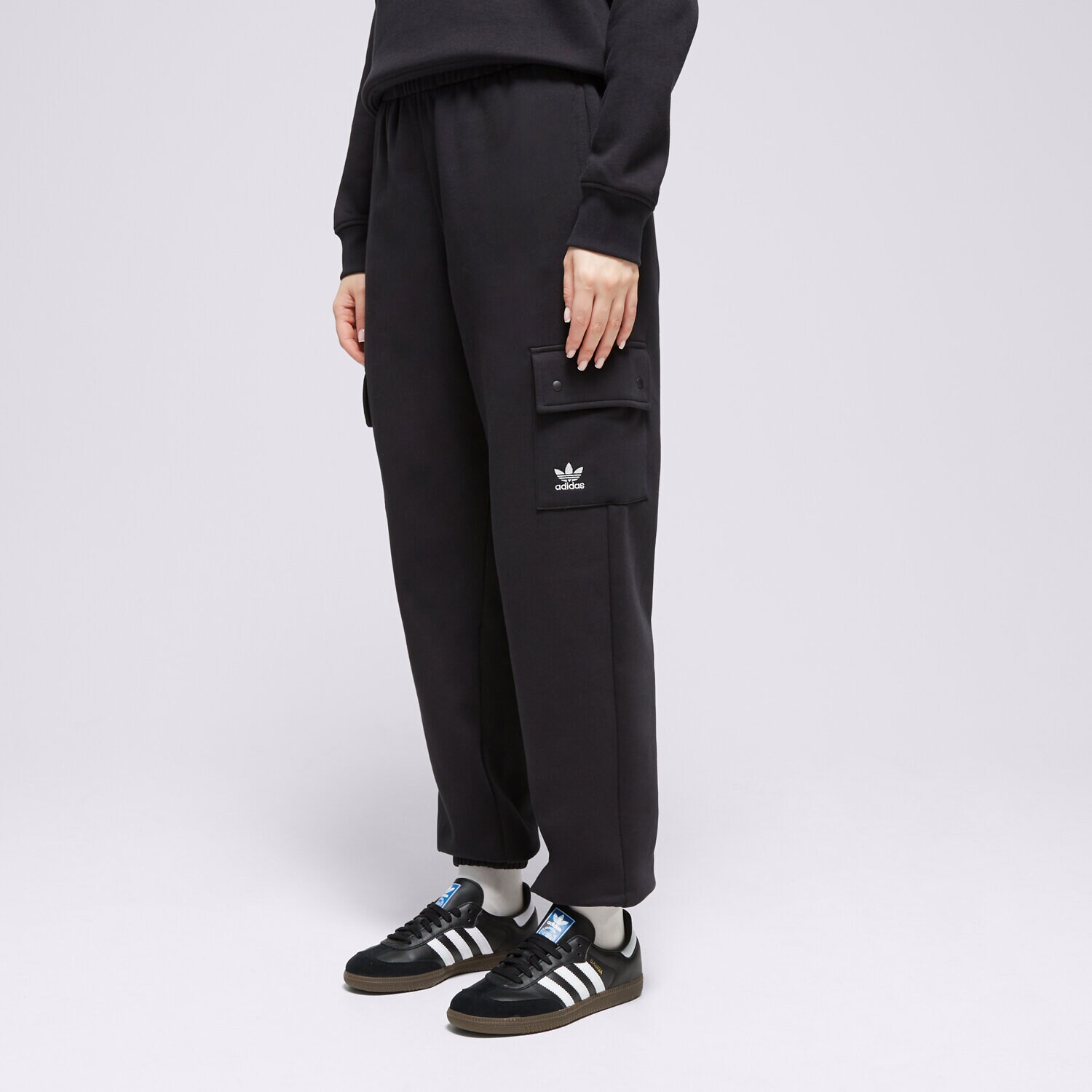 Femei pantaloni ADIDAS PANTALONI CARGO JOGGER IT7576 Negru