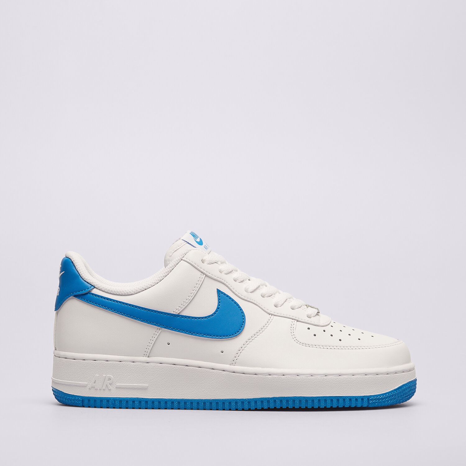 Barbați pantofi sport NIKE AIR FORCE 1 '07  FJ4146-103 Alb