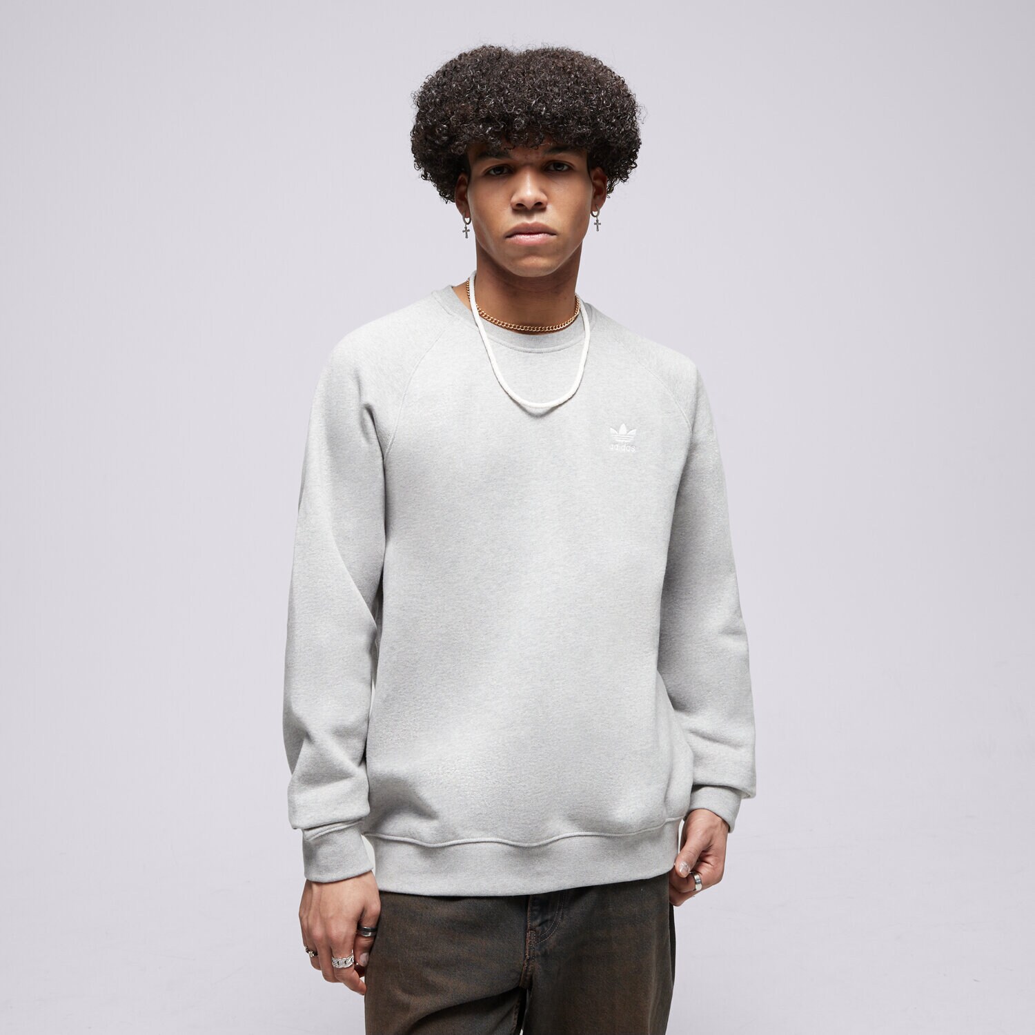 Bărbați bluză ADIDAS BLUZĂ ESSENTIAL CREW IM4537 Gri