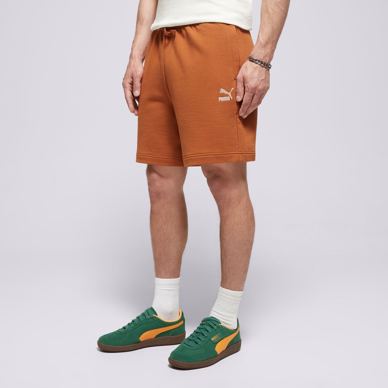 Femei pantaloni scurți PUMA PANTALONI SCURȚI BETTER   CLASSICS RELAXED SHORTS 62424981 Maro
