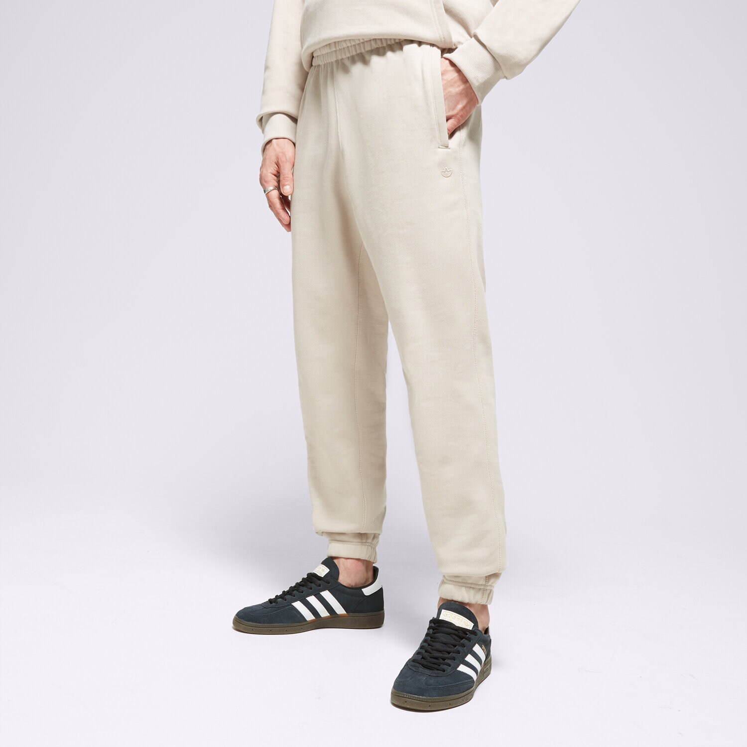 Bărbați pantaloni ADIDAS PANTALONI  C PANTS FT IR7887 Bej