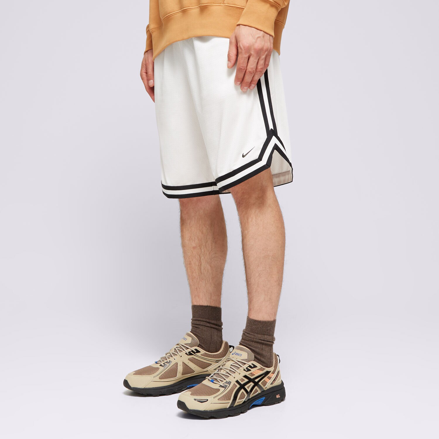 Femei pantaloni scurți NIKE PANTALONI SCURȚI M NK DF DNA 10IN SHORT FN2604-100 Alb