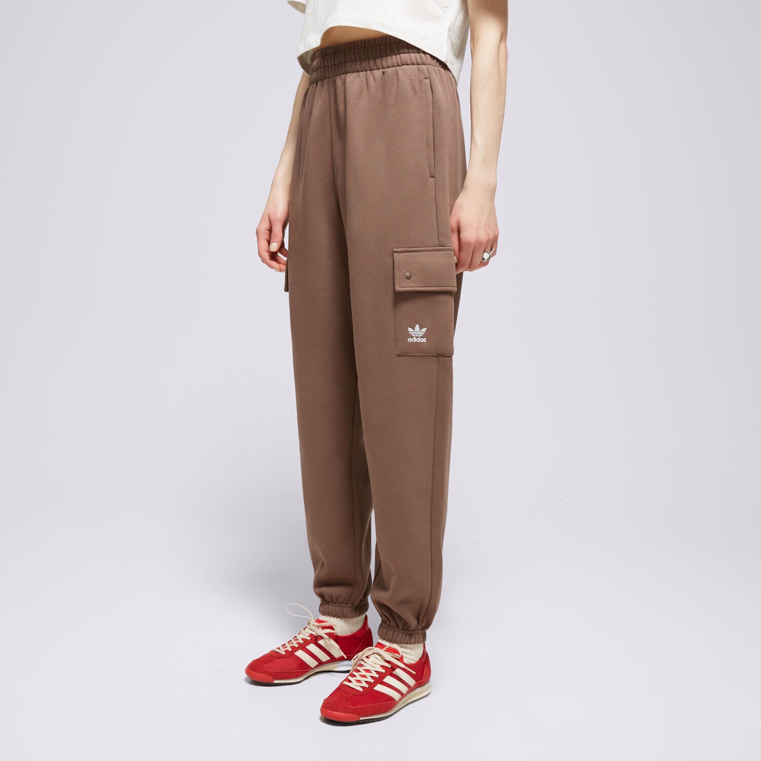 Femei pantaloni ADIDAS PANTALONI  CARGO JOGGER IR5909 Maro