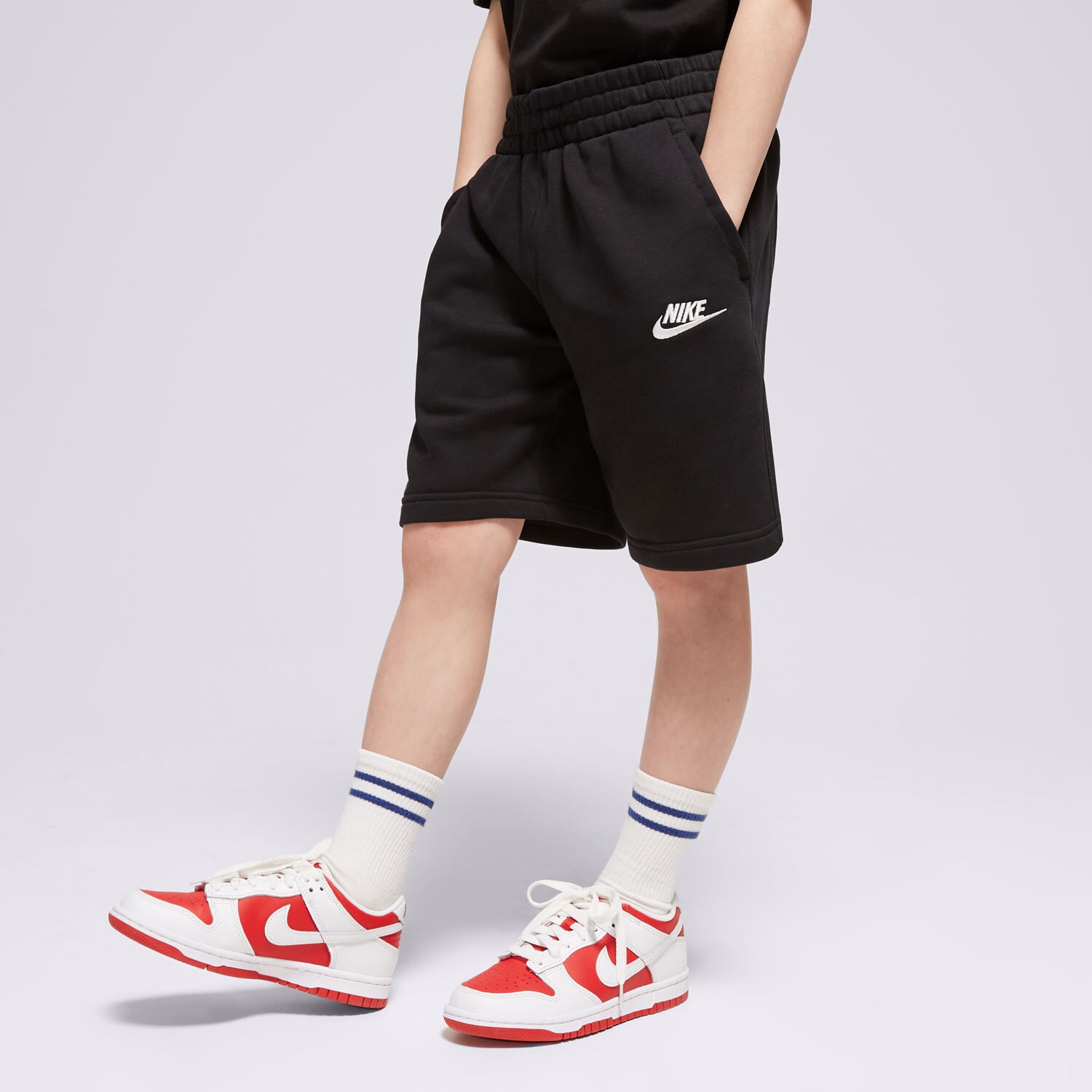 Pantaloni scurți și rochii pentru copii NIKE PANTALONI SCURȚI SPORTSWEAR CLUB FLEECE BOY FD3015-010 Negru