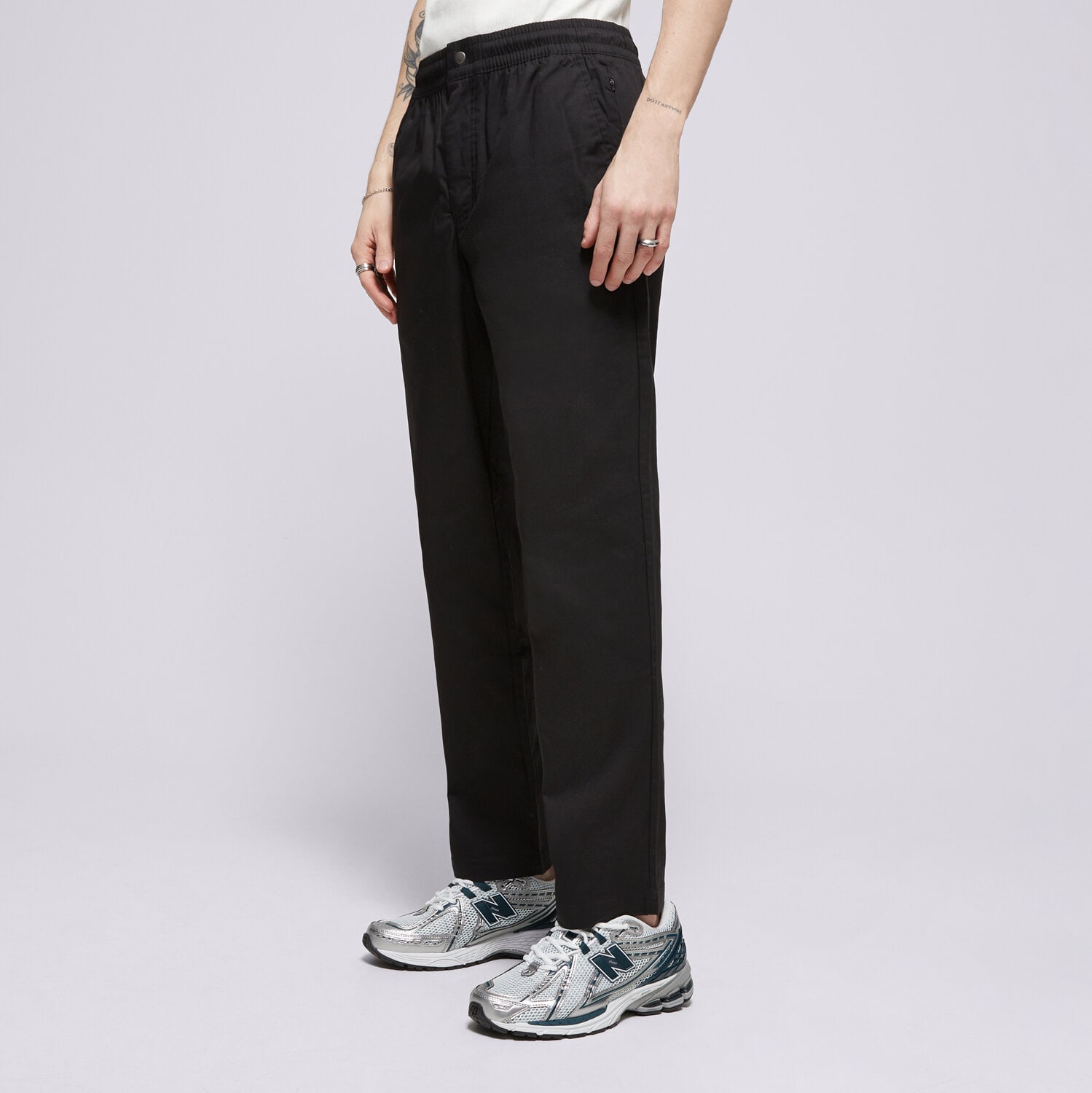 Bărbați pantaloni NEW BALANCE PANTALONI  ICON TWILL TAPERED MP41575BK Negru