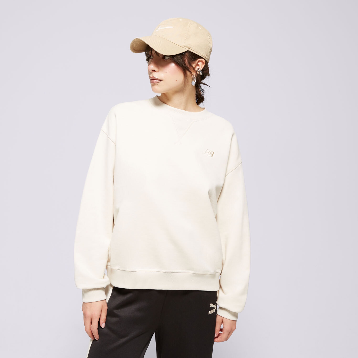 Femei bluză NEW BALANCE BLUZĂ ATHLETICS FRENCH TERRY WT41500LIN Bej