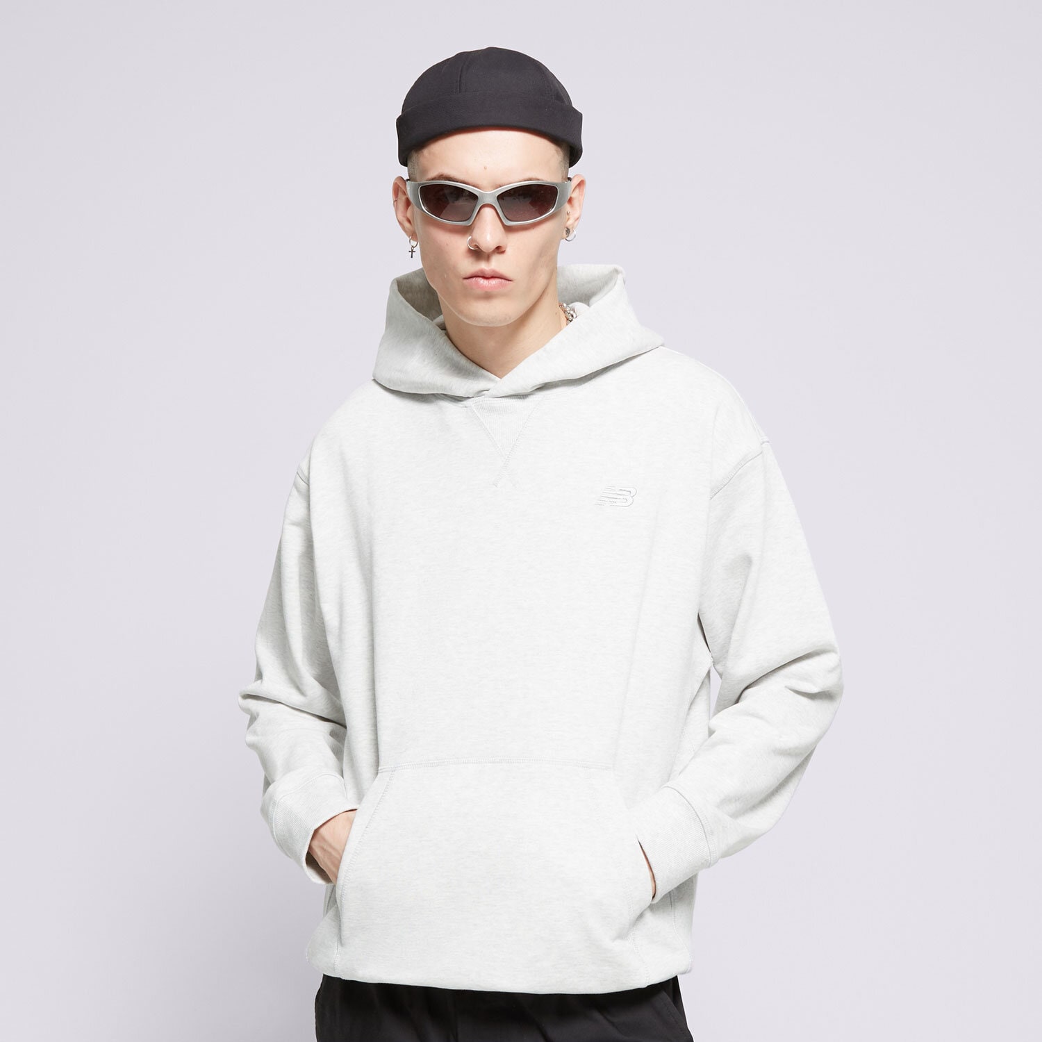 Bărbați bluză NEW BALANCE BLUZĂ CU GLUGĂ ATHLETICS MT41534AHH Gri