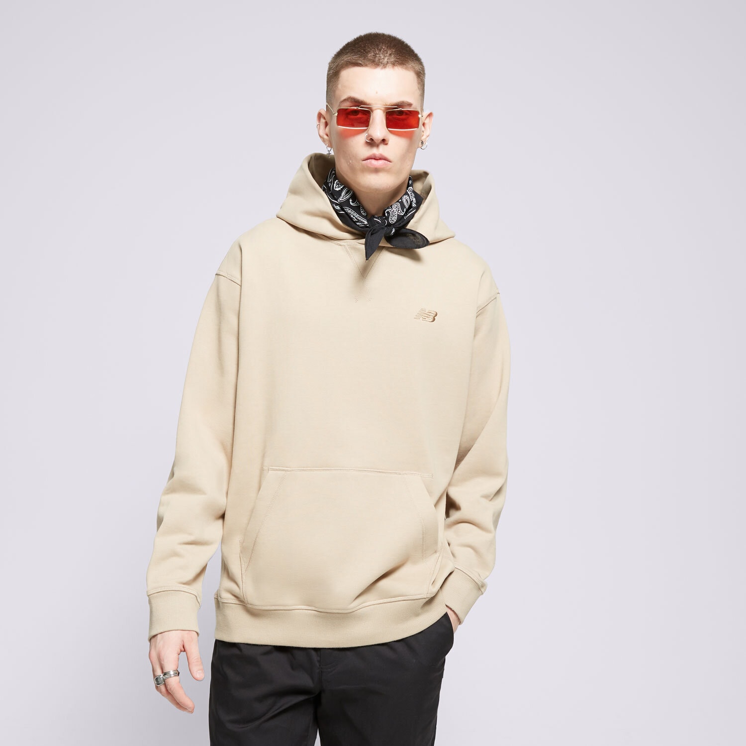 Bărbați bluză NEW BALANCE BLUZĂ HANORAC ATHLETICS MT41534SOT Bej