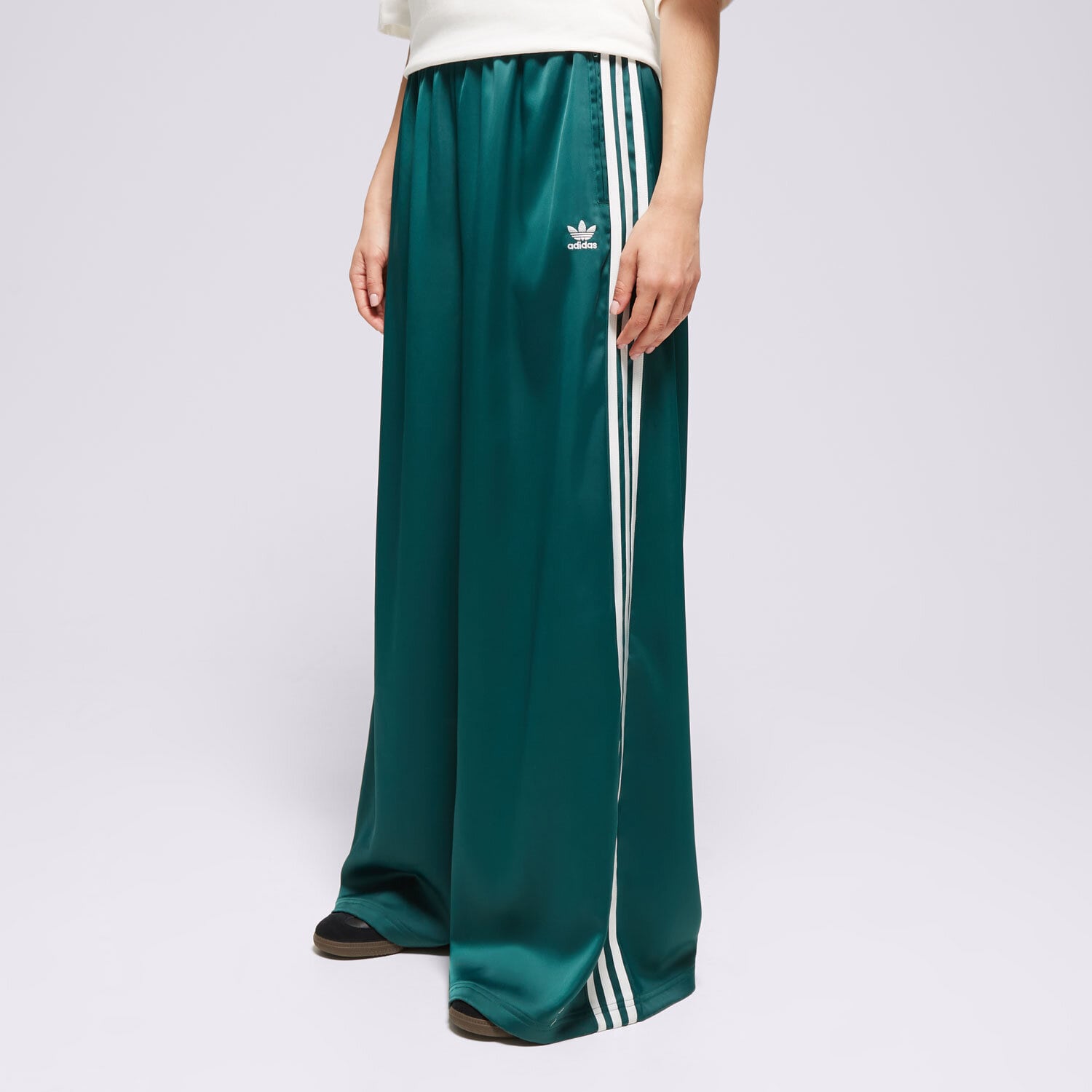 Femei pantaloni ADIDAS PANTALONI  SATIN TP WL IP2960 Verde