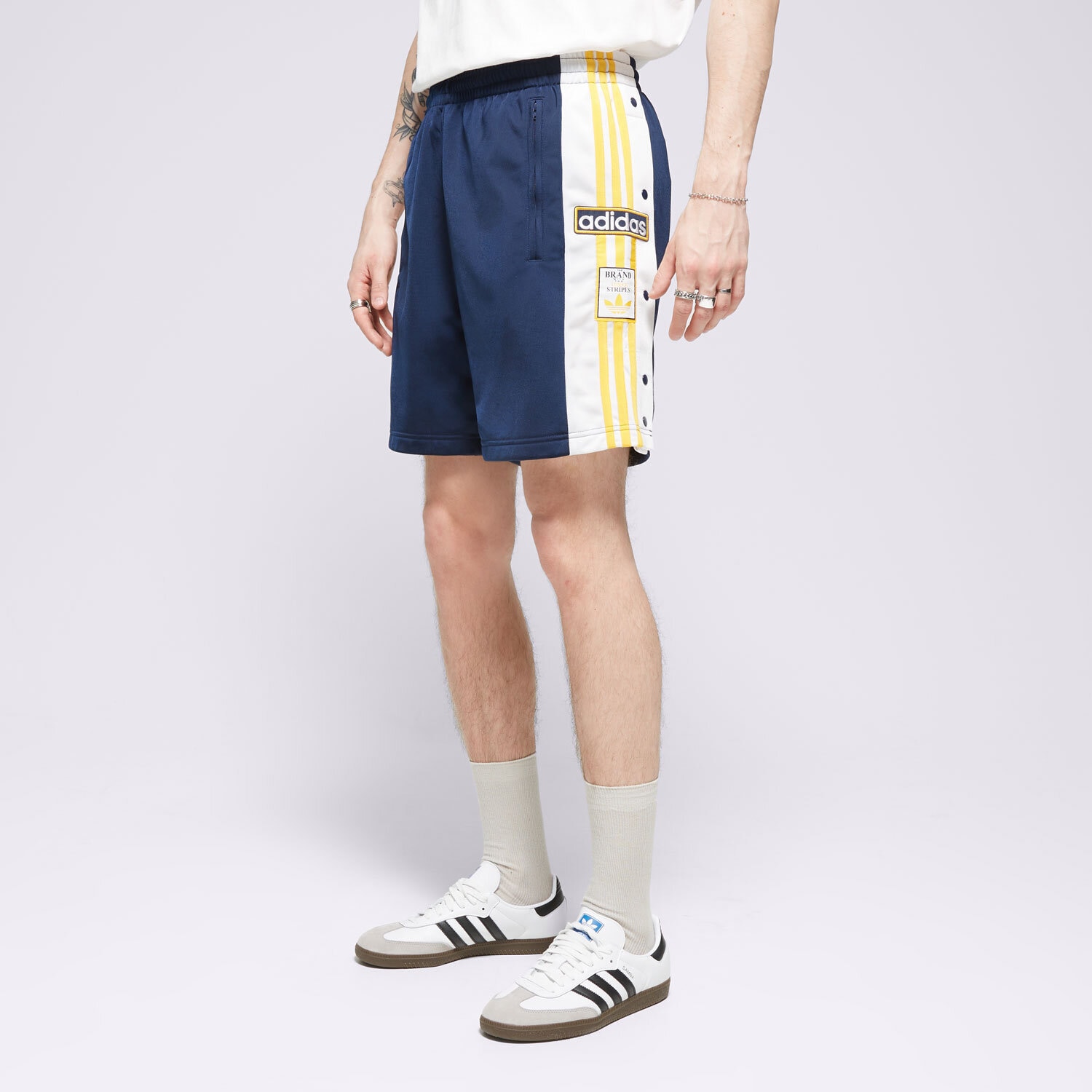 Femei pantaloni scurți ADIDAS PANTALONI SCURȚI ADIBREAK SHORT IU2372 Bleumarin