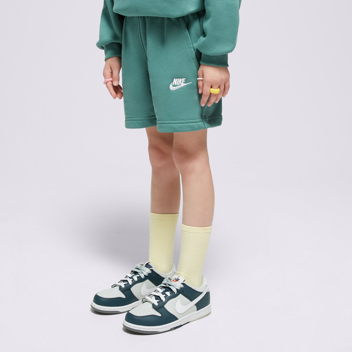 Pantaloni scurți și rochii pentru copii NIKE PANTALONI SCURȚI SPORTSWEAR CLUB FLEECE GIRL FD2919-361 Verde