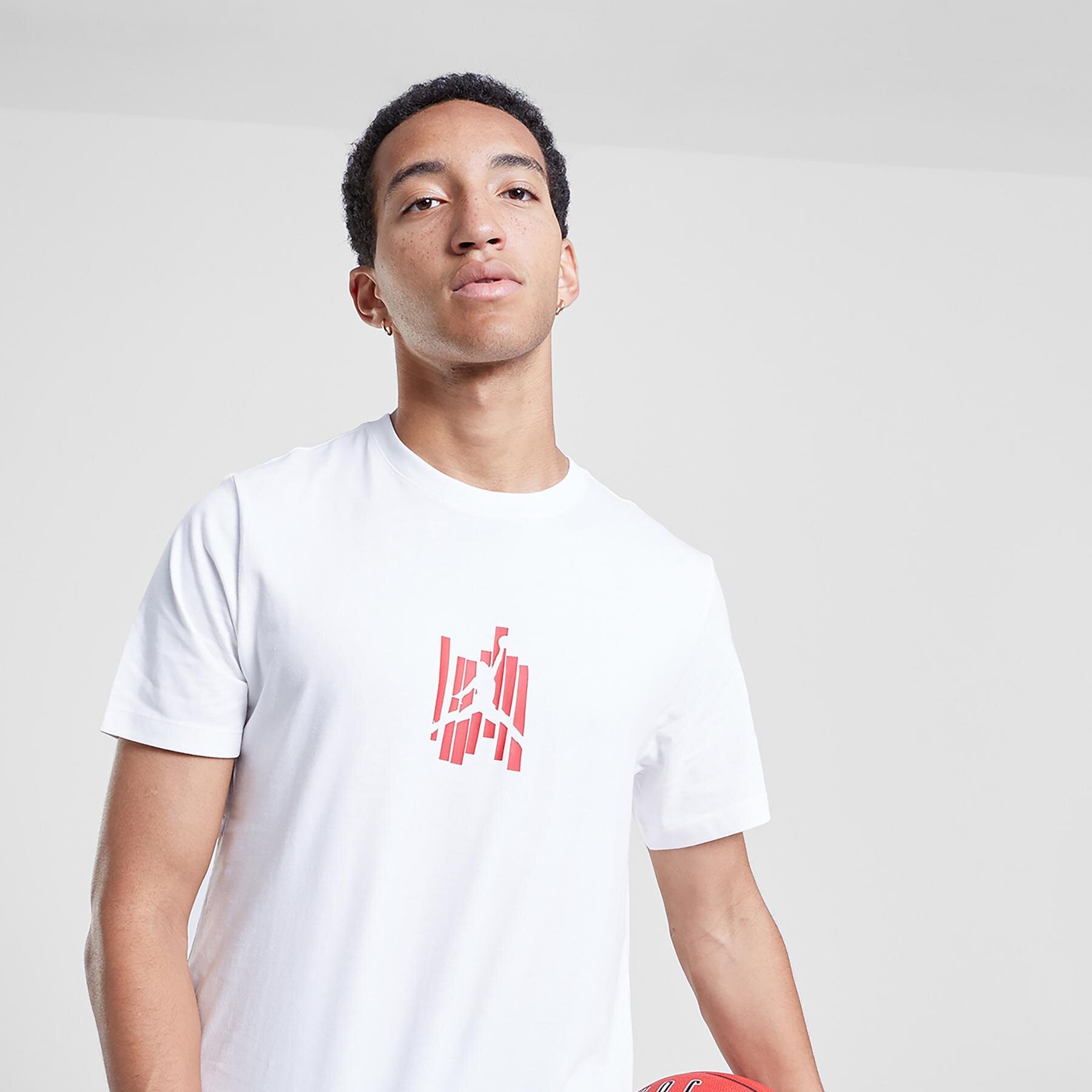 Bărbați tricou JORDAN TRICOU M J BUSTIERĂND GFX SS CREW FD7025-100 Alb