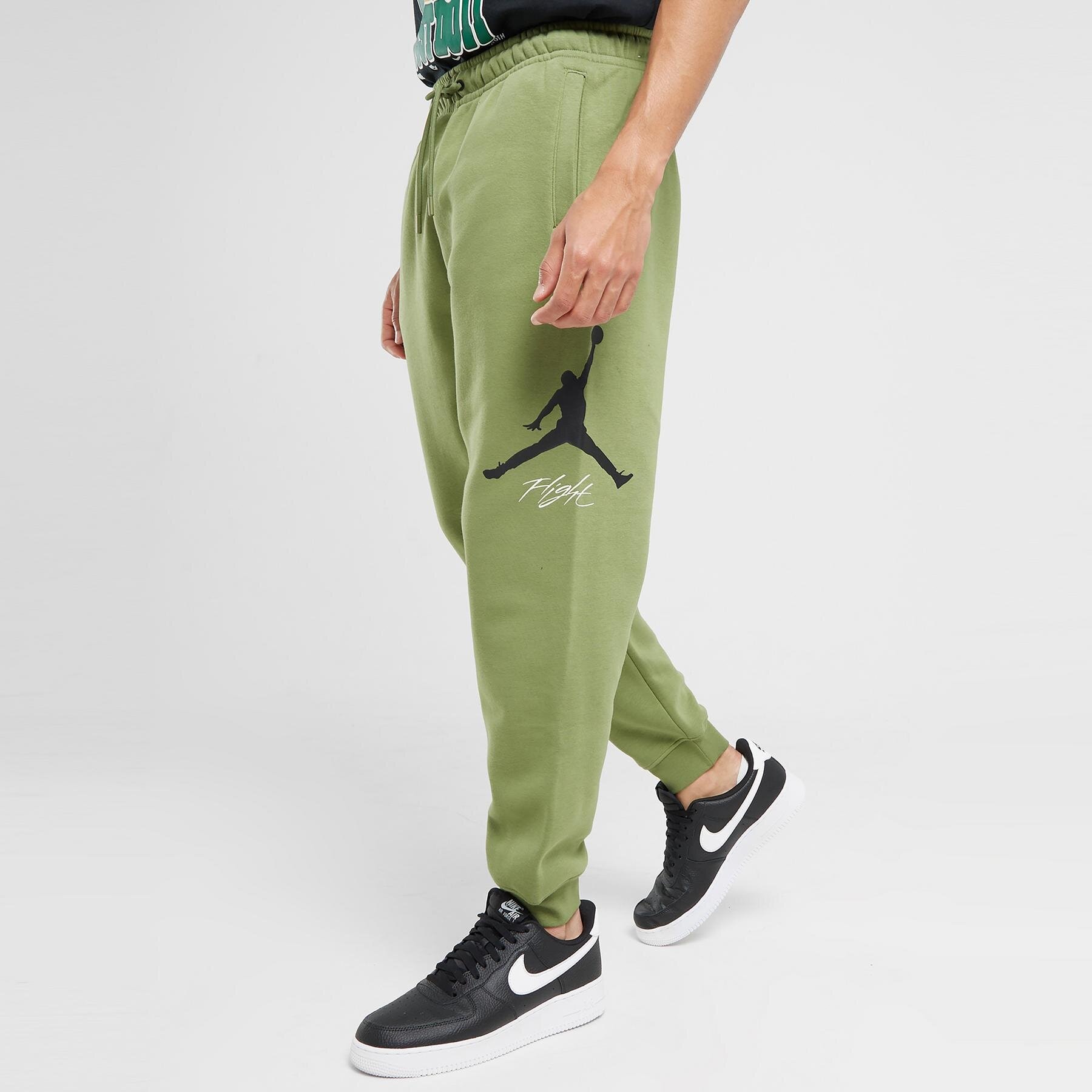 Bărbați pantaloni JORDAN PANTALONI  M J ESS FLC HBR GFX FLC PANT FD7345-340 Verde