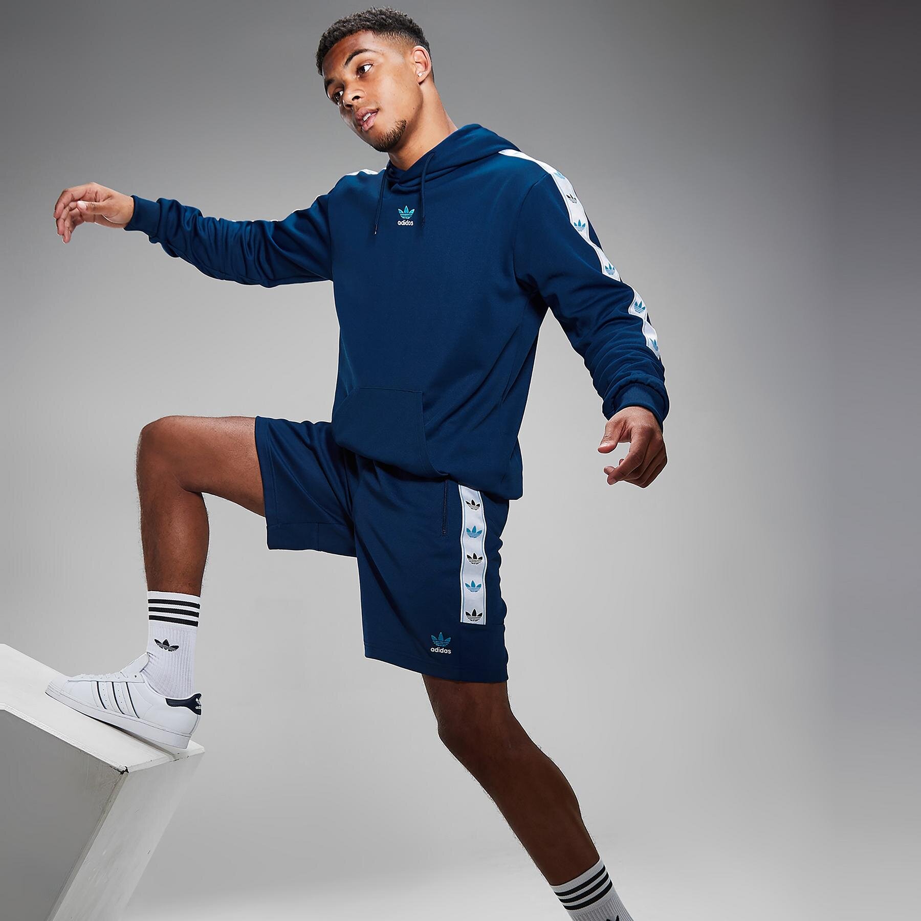 Femei pantaloni scurți ADIDAS PANTALONI SCURȚI MONO TAPE SHRT NVY IP2231 Bleumarin
