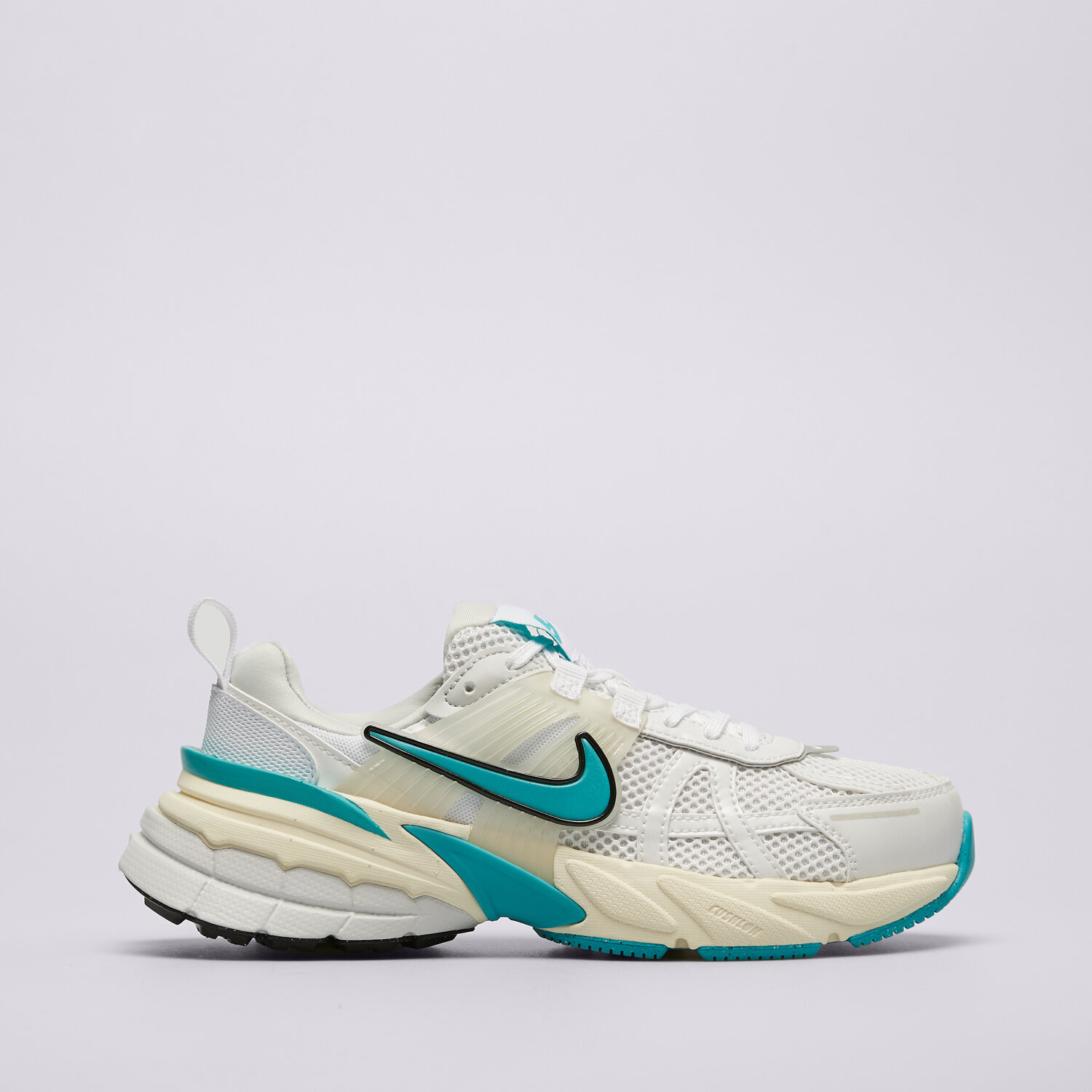 Femei pantofi sport NIKE V2K RUN FD0736-105 Alb
