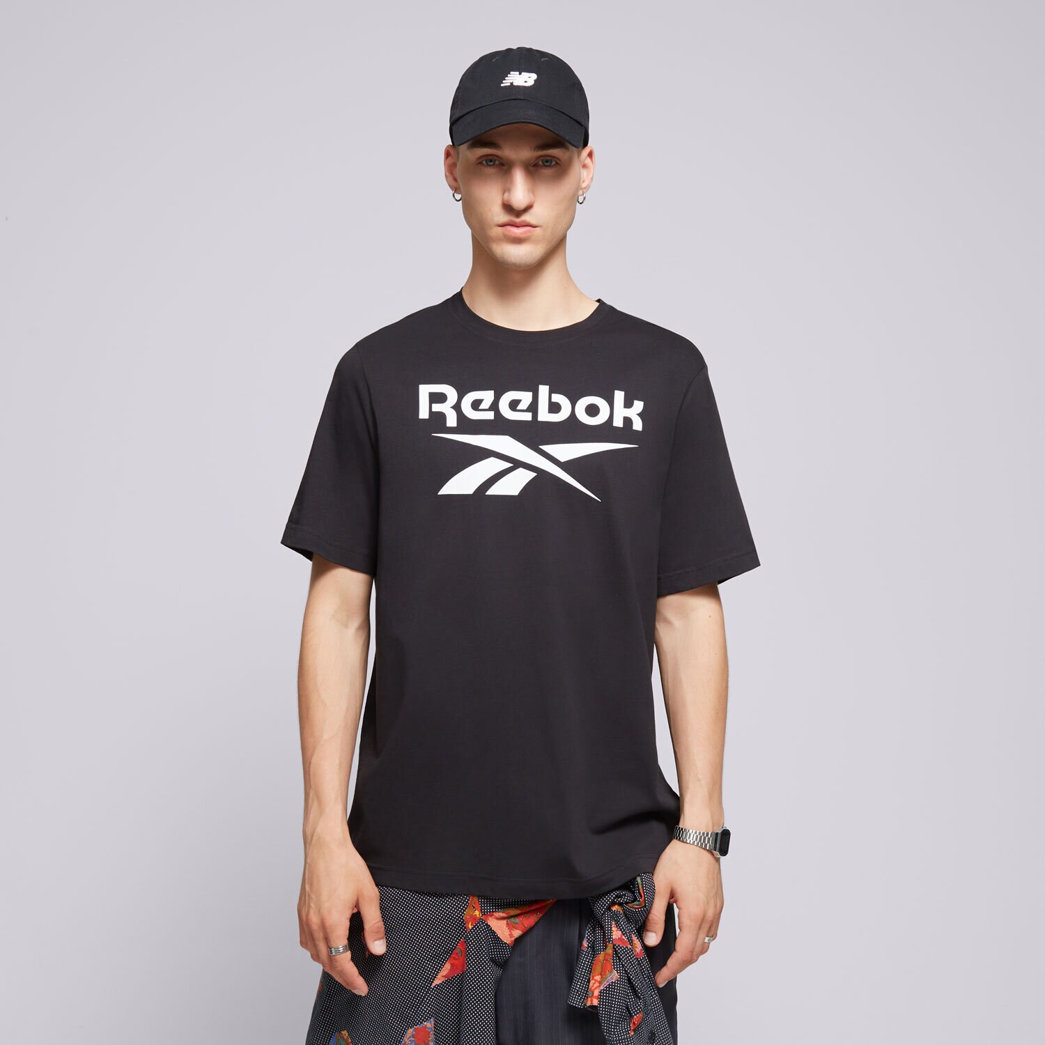 Bărbați tricou REEBOK TRICOU RI BIG STACKED LOGO 100070405 Negru