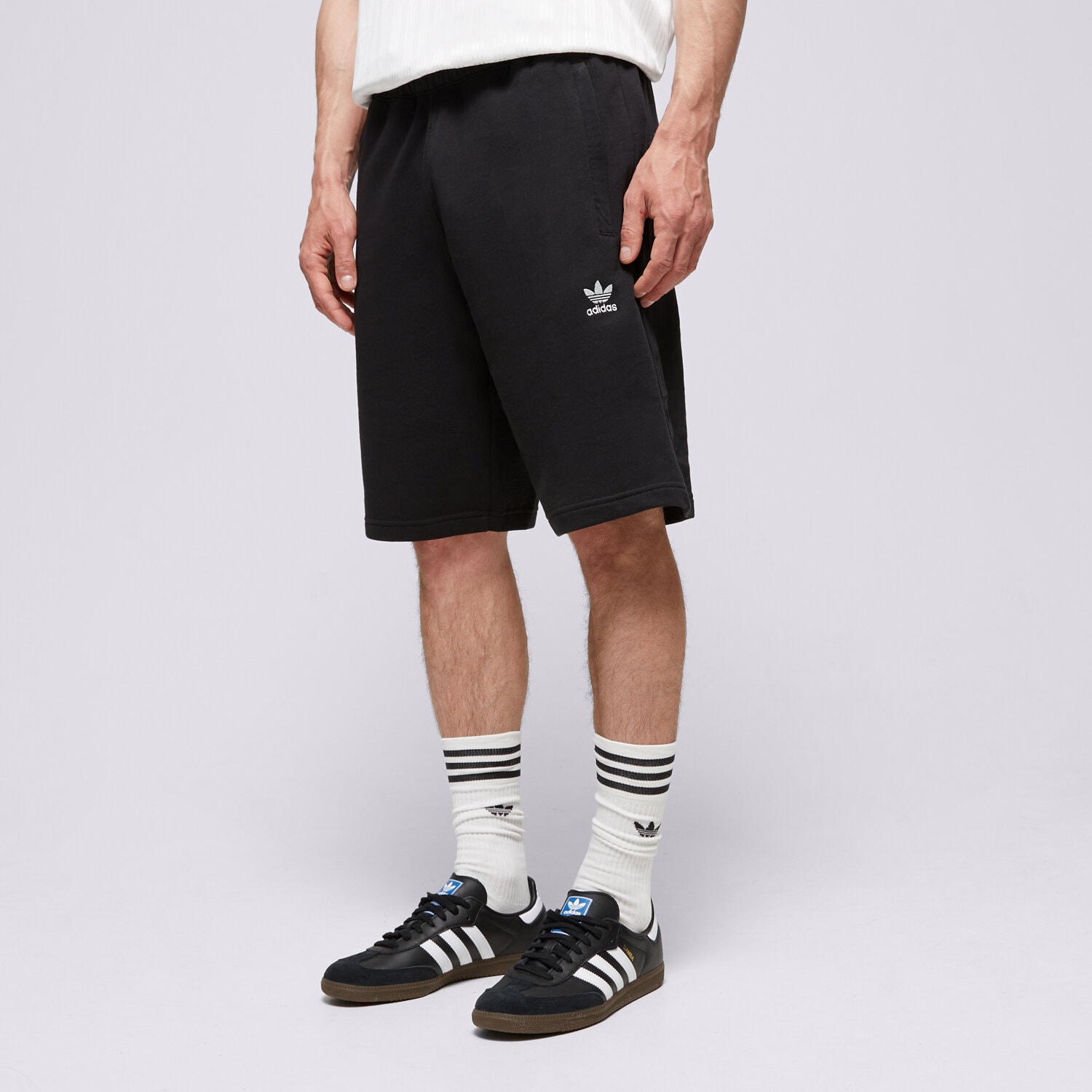 Femei pantaloni scurți ADIDAS PANTALONI SCURȚI ESSENTIAL SHORT IR6849 Negru