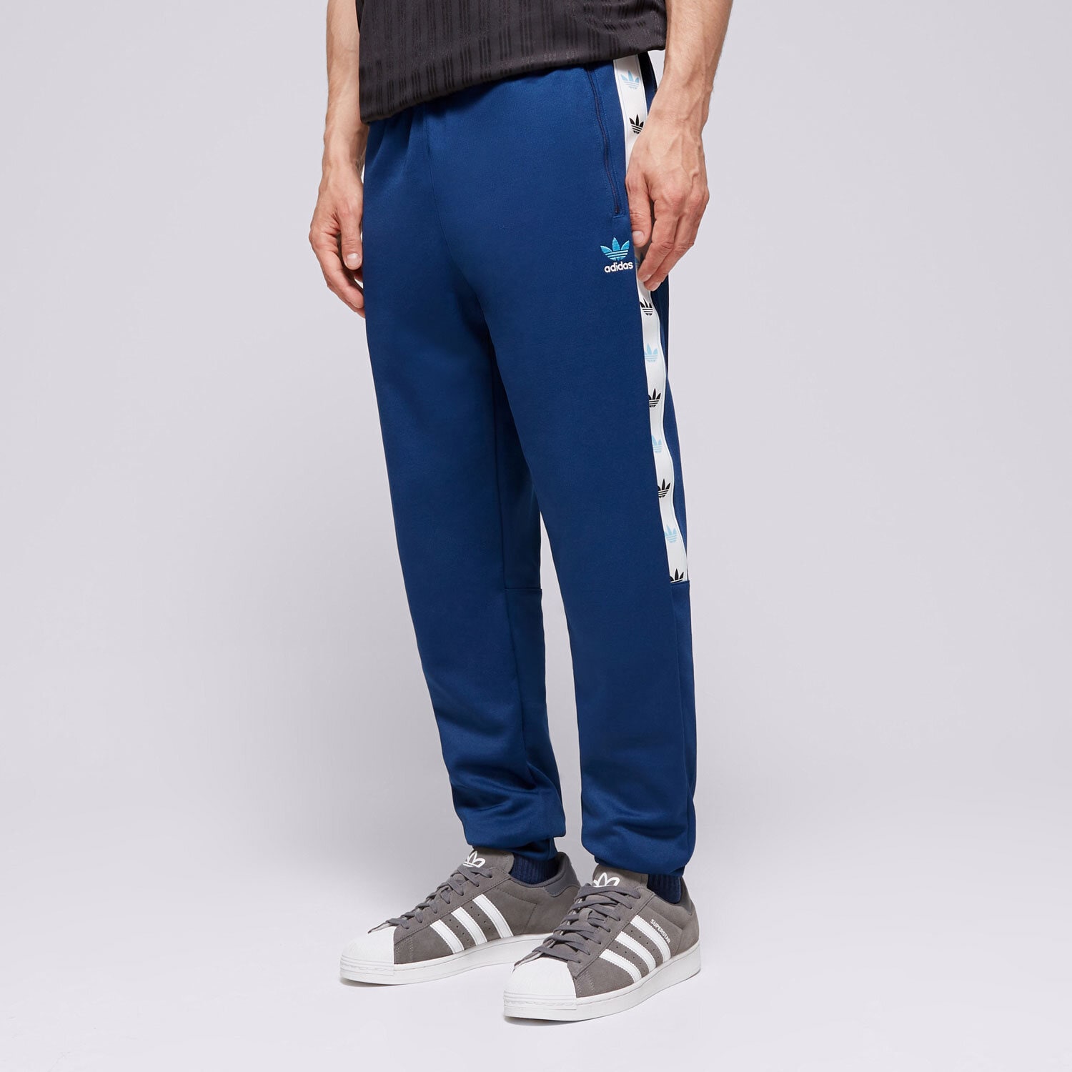Bărbați pantaloni ADIDAS PANTALONI  MONO TAPE PNT NAVY IP2227 Bleumarin